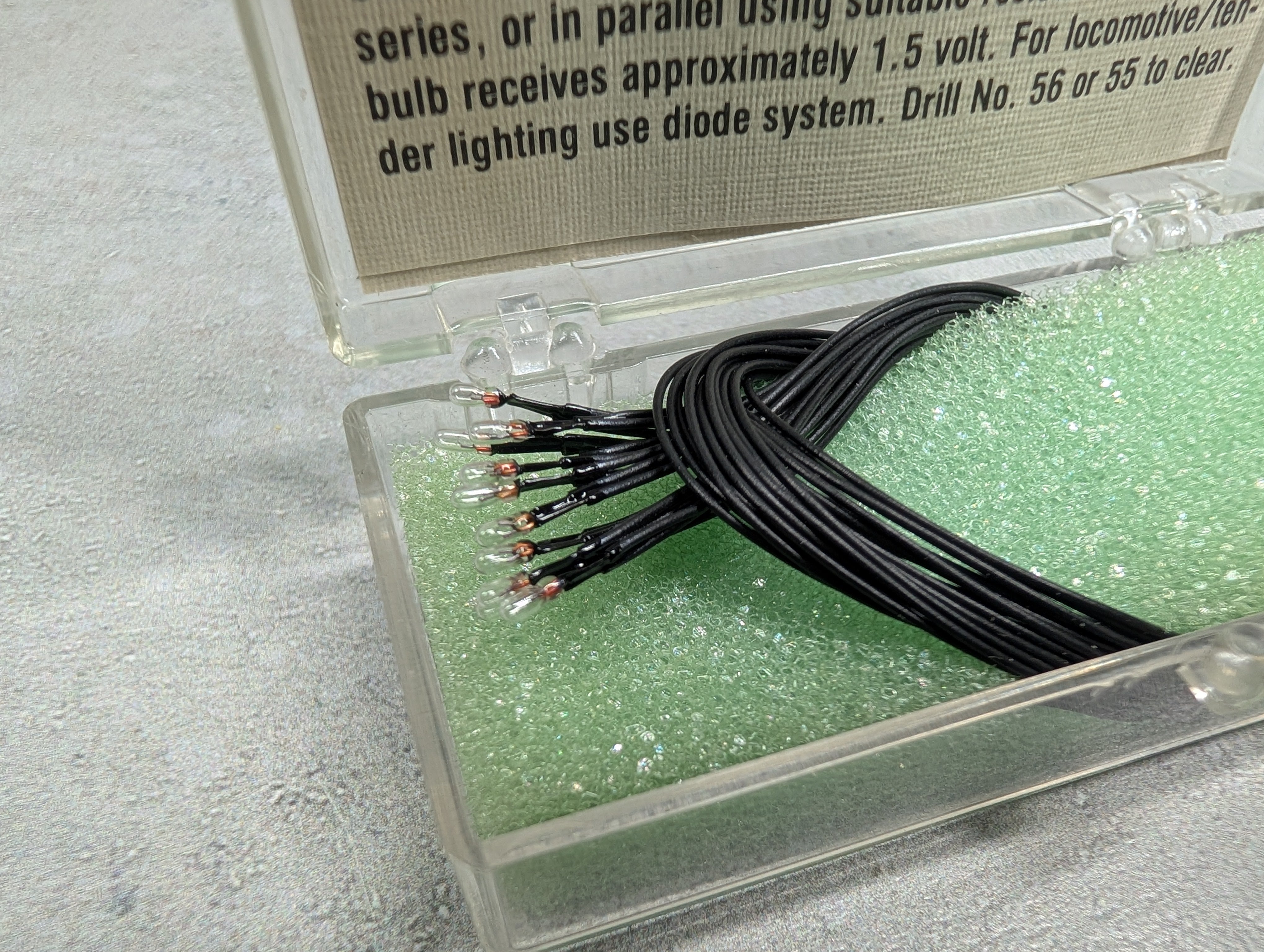 Pacific Fast Mail PFM13 HO Scale Micro Miniature Lamps (10 pcs)