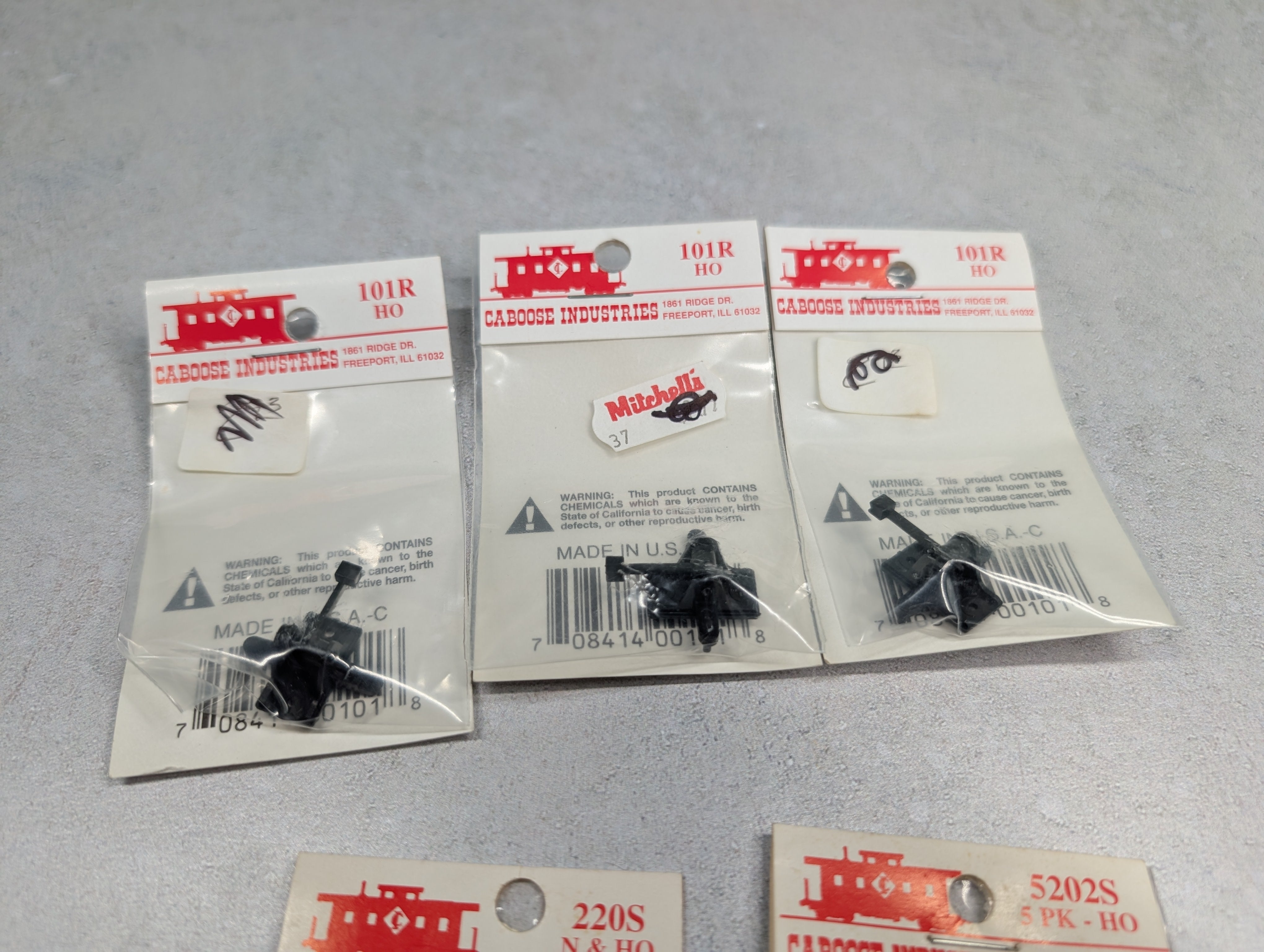 Caboose Industries HO Scale Lot of Ground Throws & Other Details