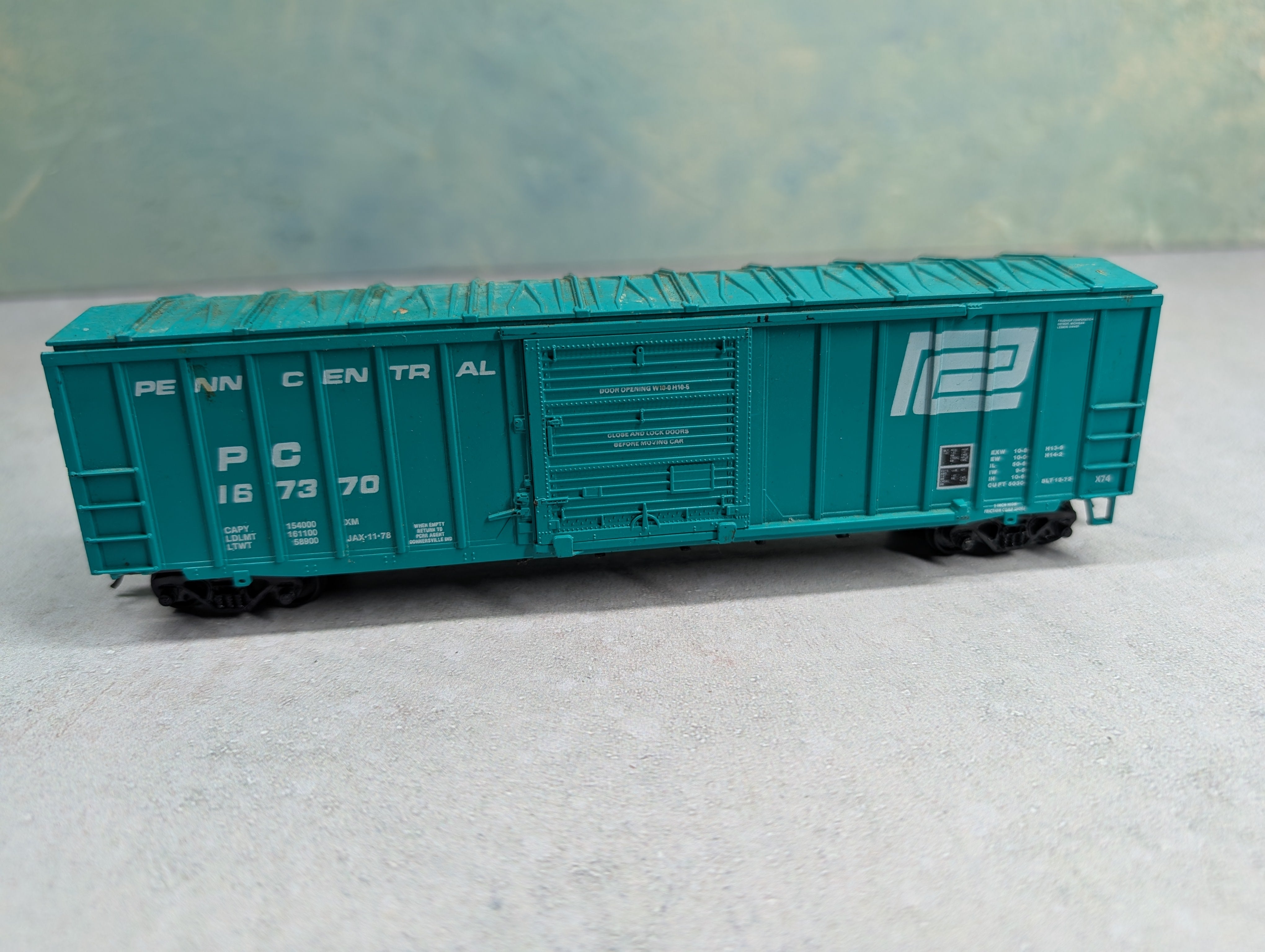 USED Athearn HO Scale 50' Box Car Penn Central PC #167370