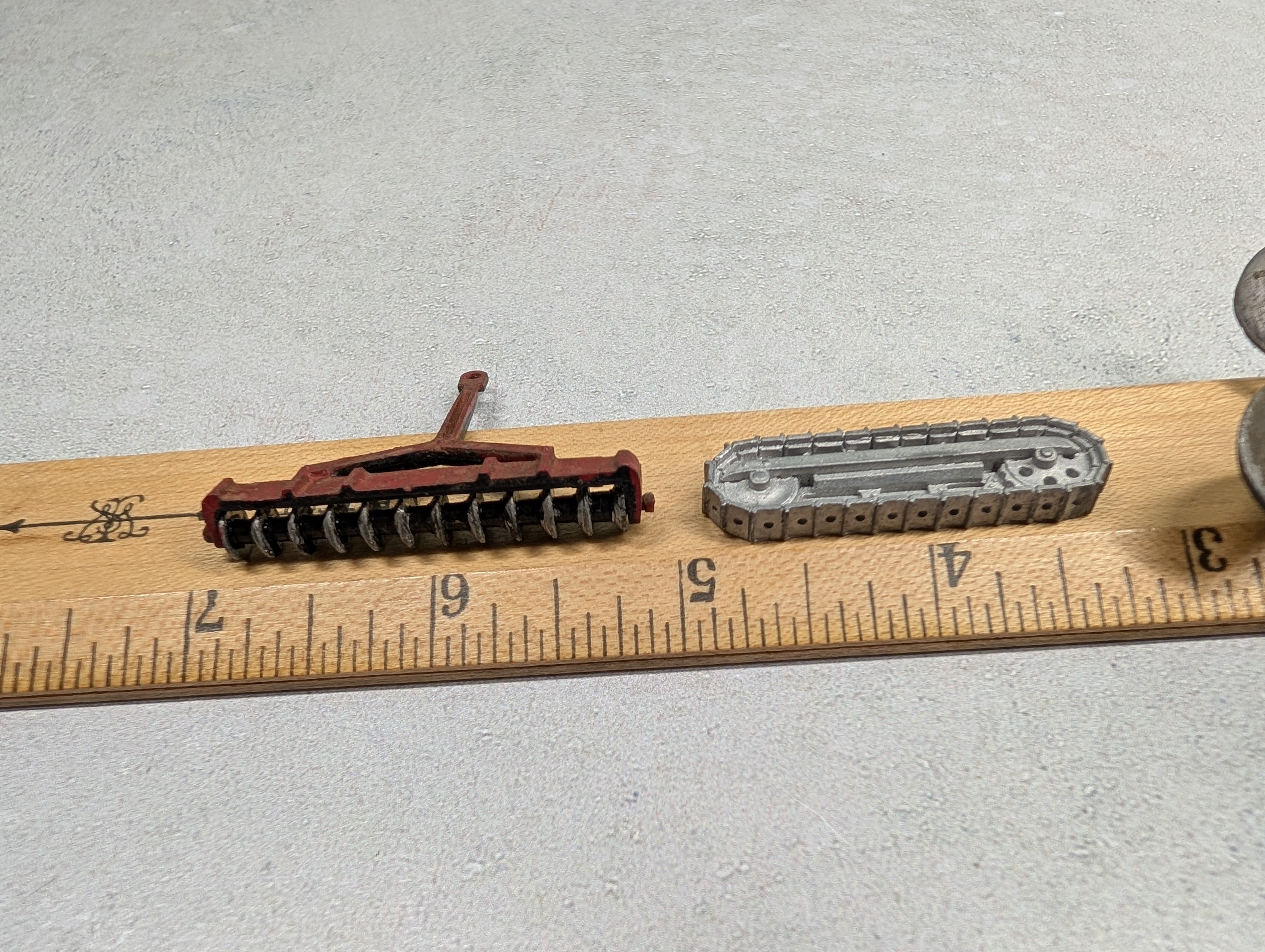 USED HO Scale Loads for Gondola or Hoppers (4 pcs)