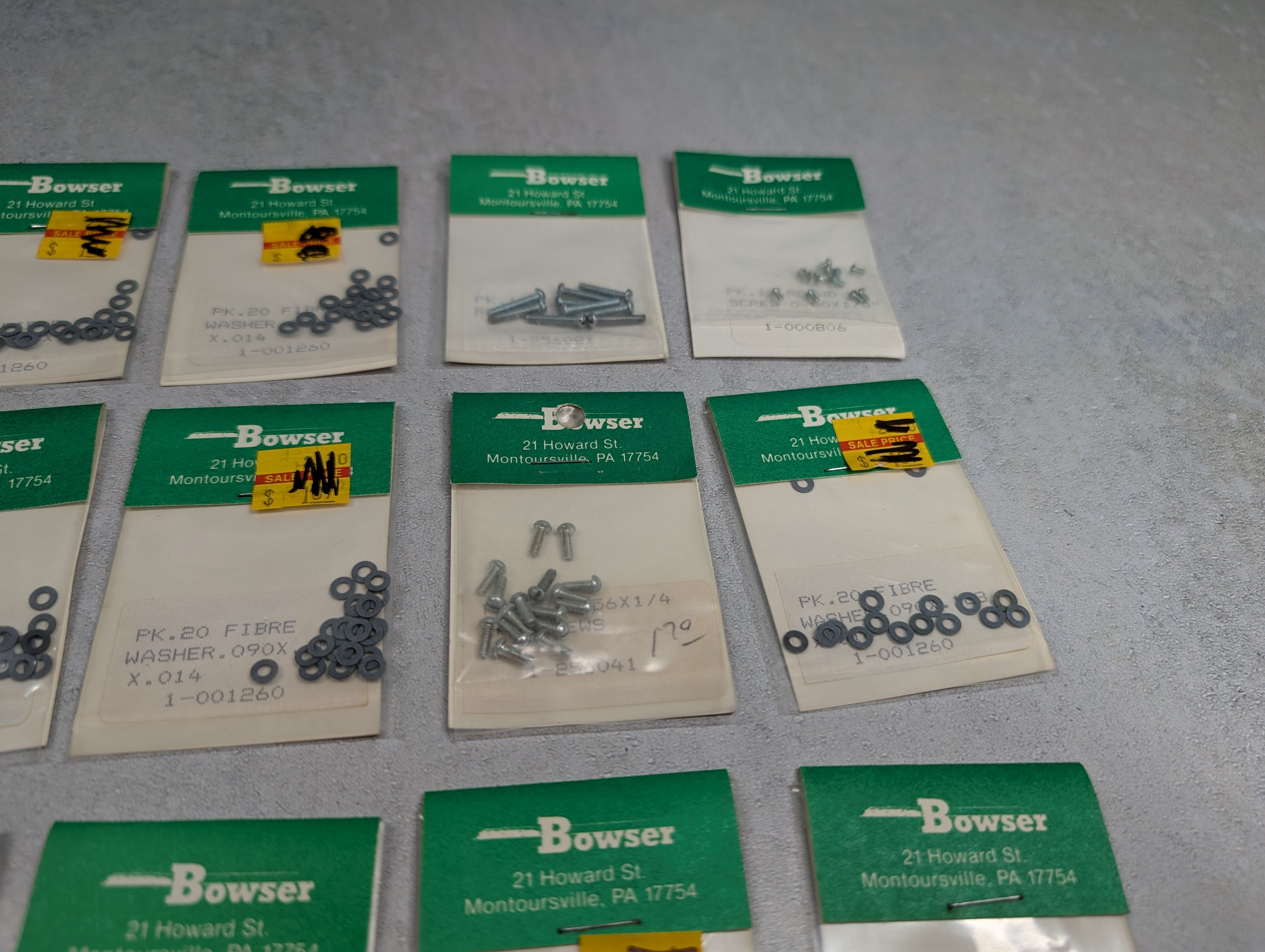 Bowser HO Scale Lot of Washers, Screws & More (22 pcs)
