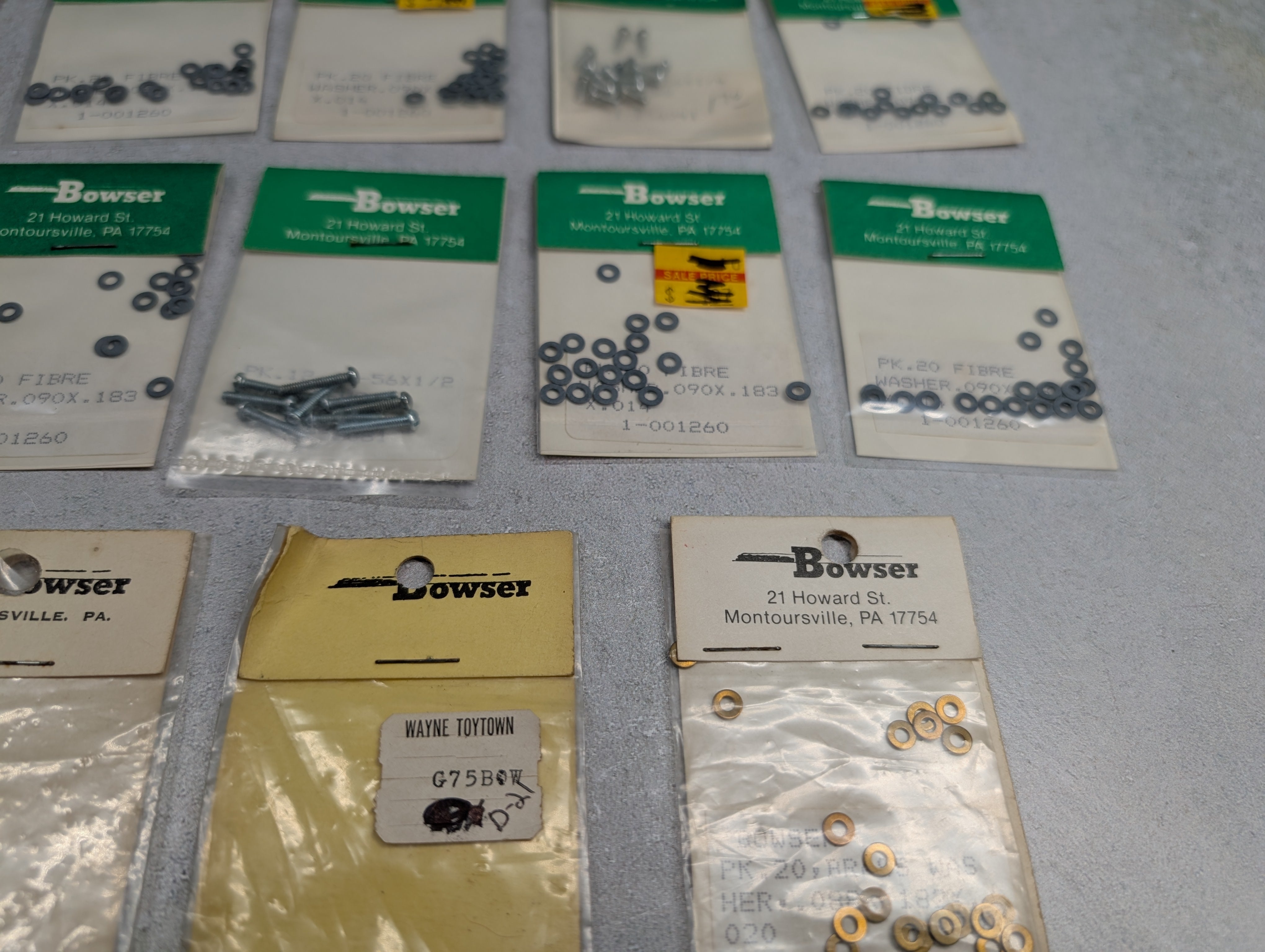 Bowser HO Scale Lot of Washers, Screws & More (22 pcs)