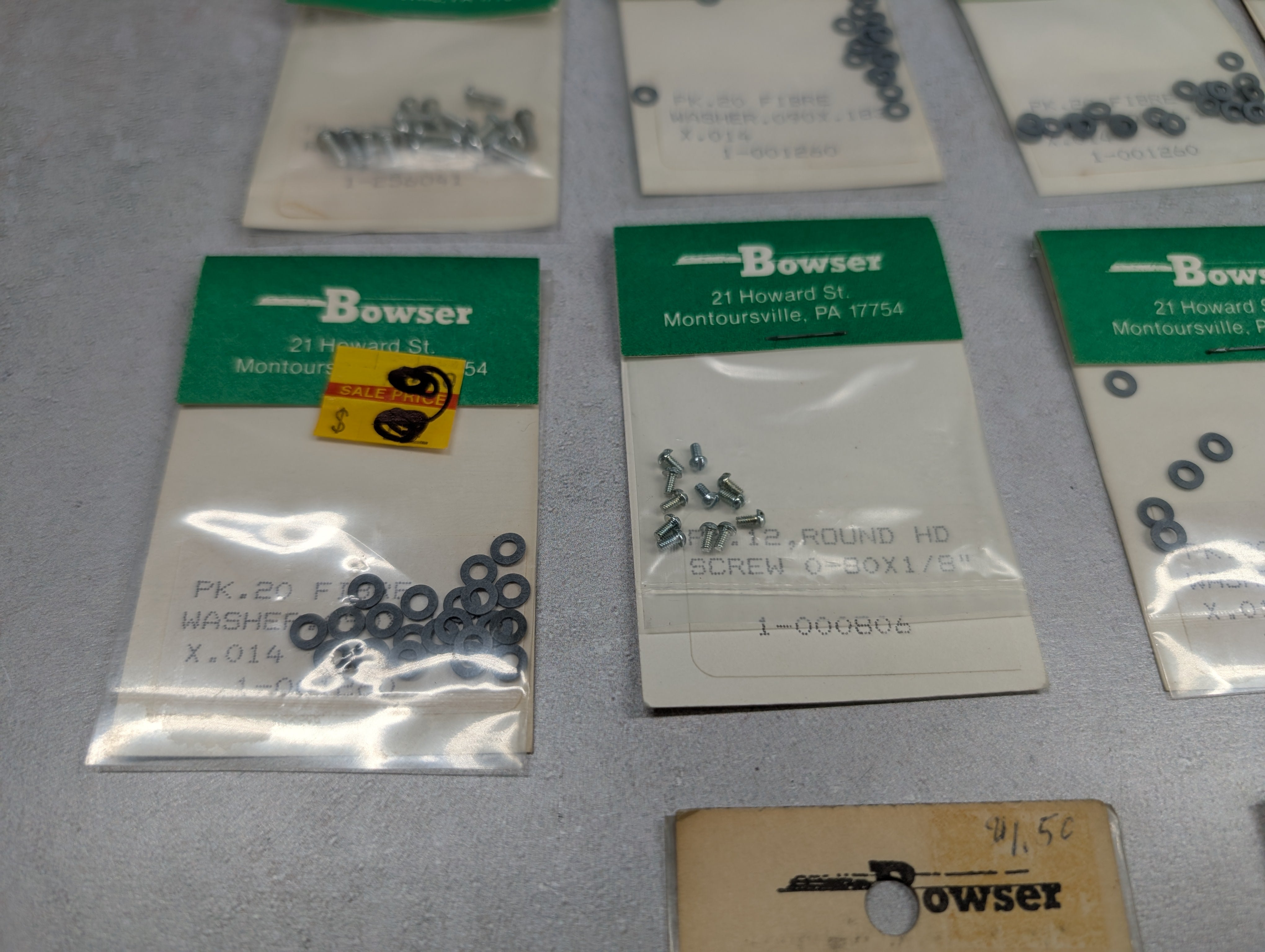 Bowser HO Scale Lot of Washers, Screws & More (22 pcs)