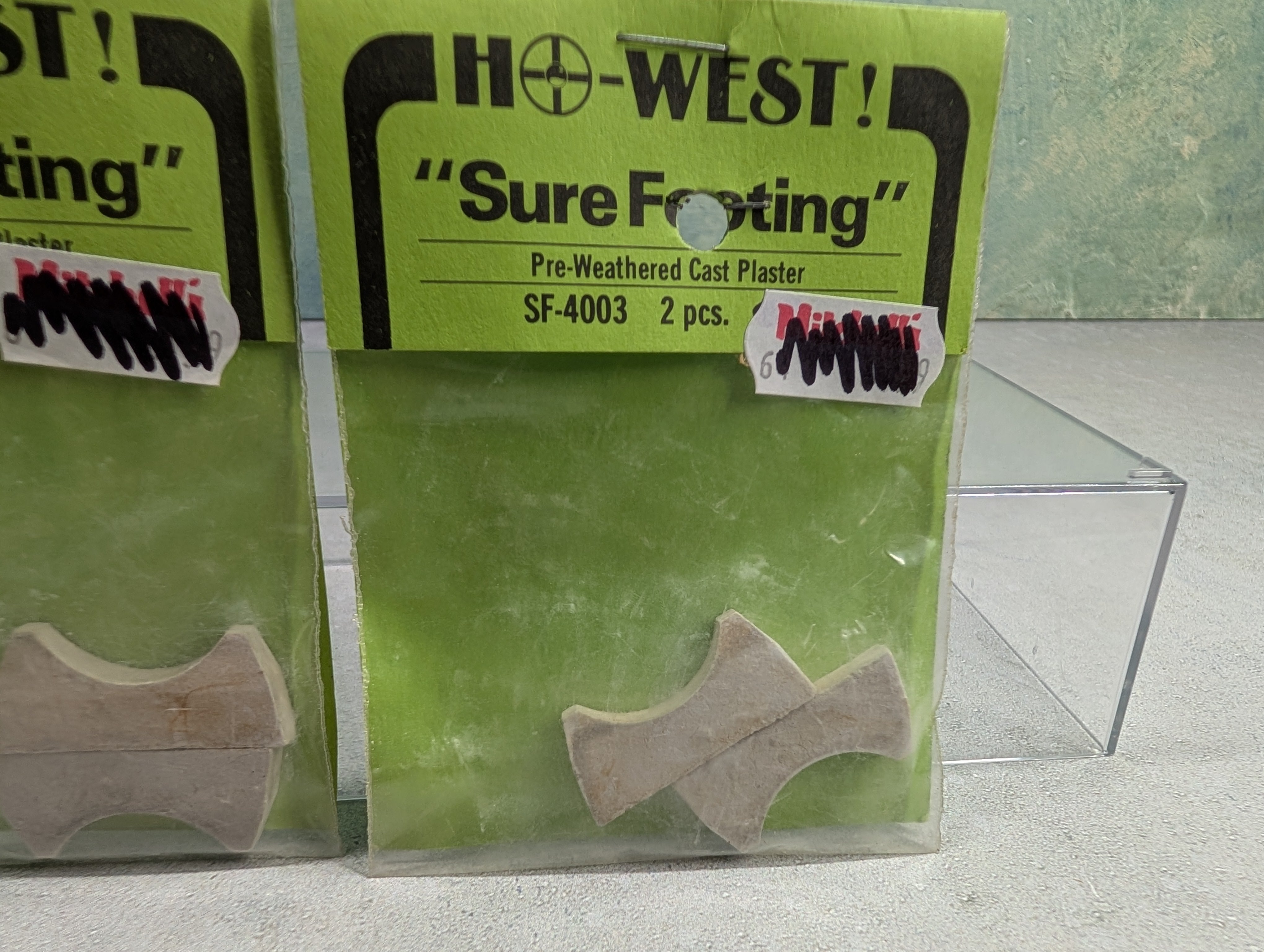 HO-West SF4003 HO Scale Pre Weathered Cast Plaster for Fuel Tanks (4 pcs)