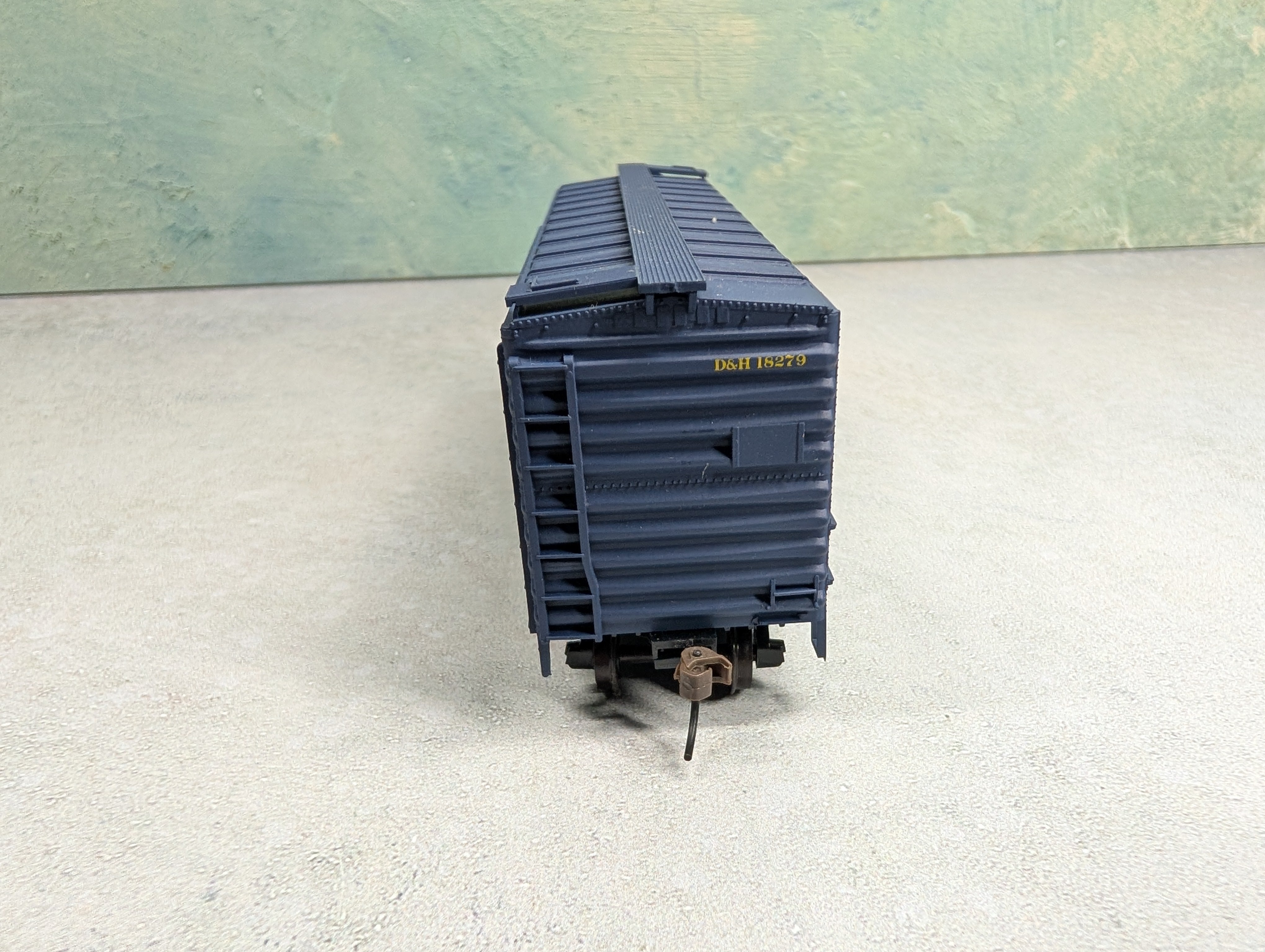 USED Accurail HO Scale 40' Box Car Delaware and Hudson D&H #18279