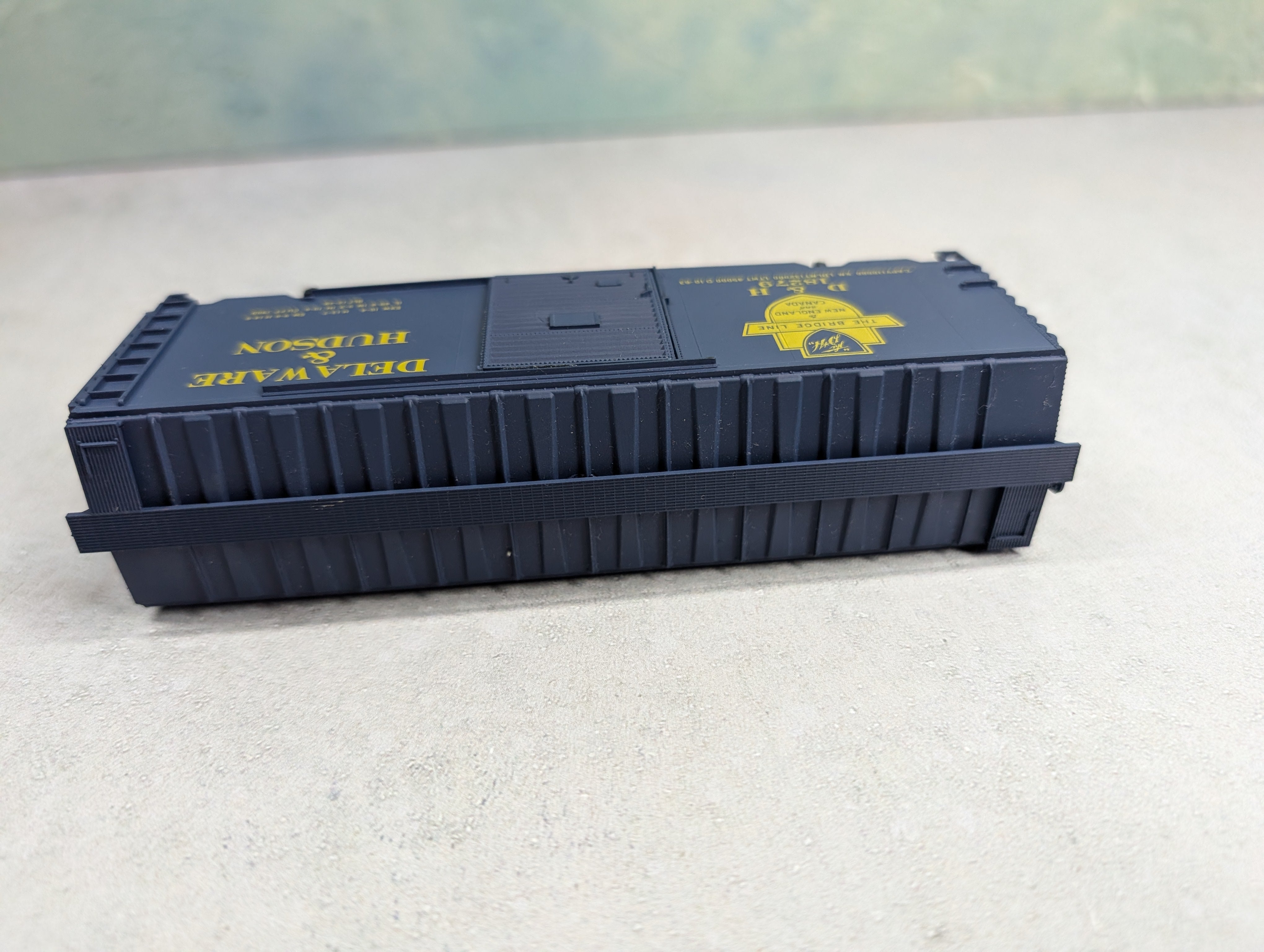 USED Accurail HO Scale 40' Box Car Delaware and Hudson D&H #18279