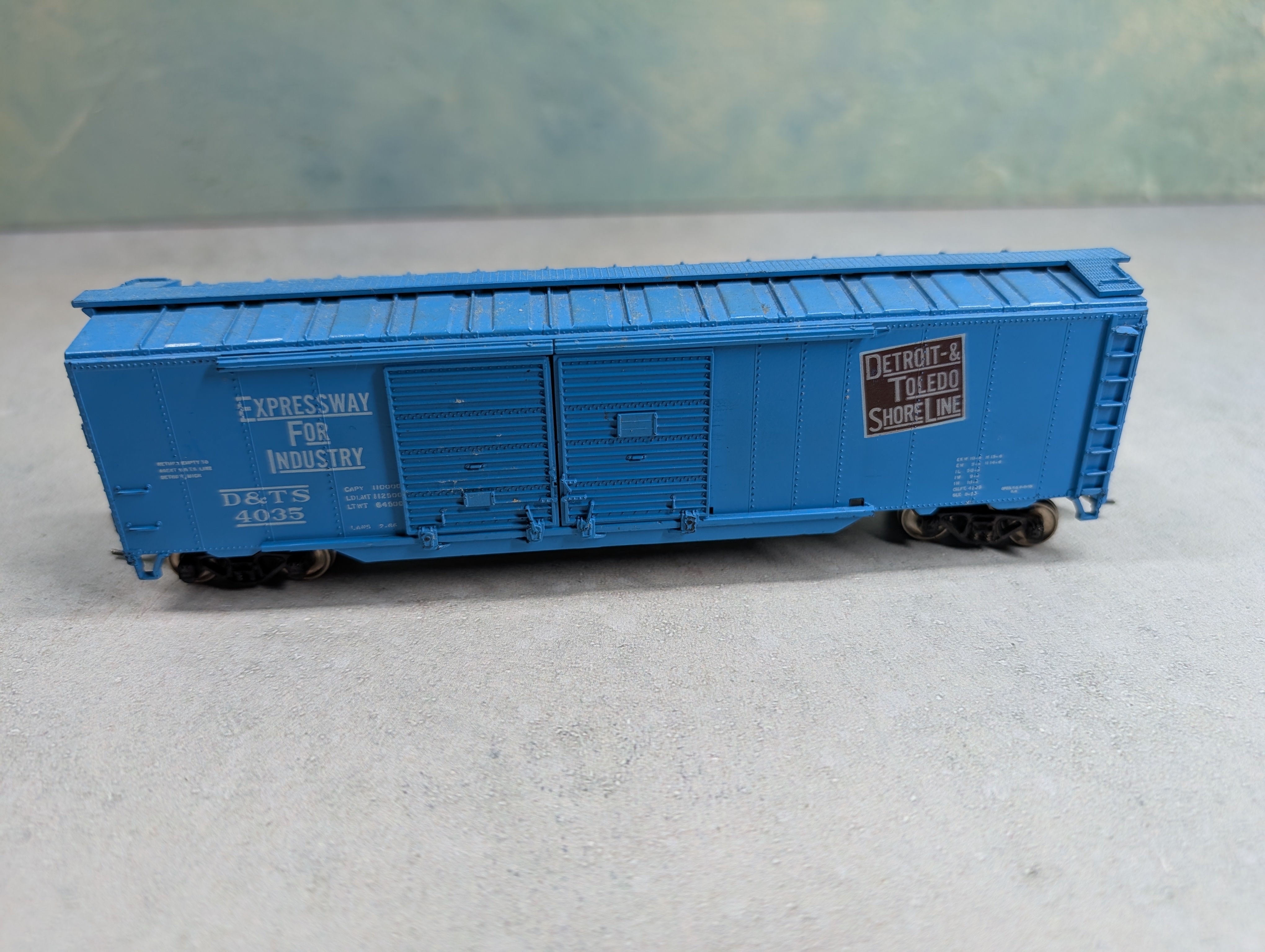 USED Athearn HO Scale 50' Box Car Detroit and Toledo Shore Line D&TS #4035