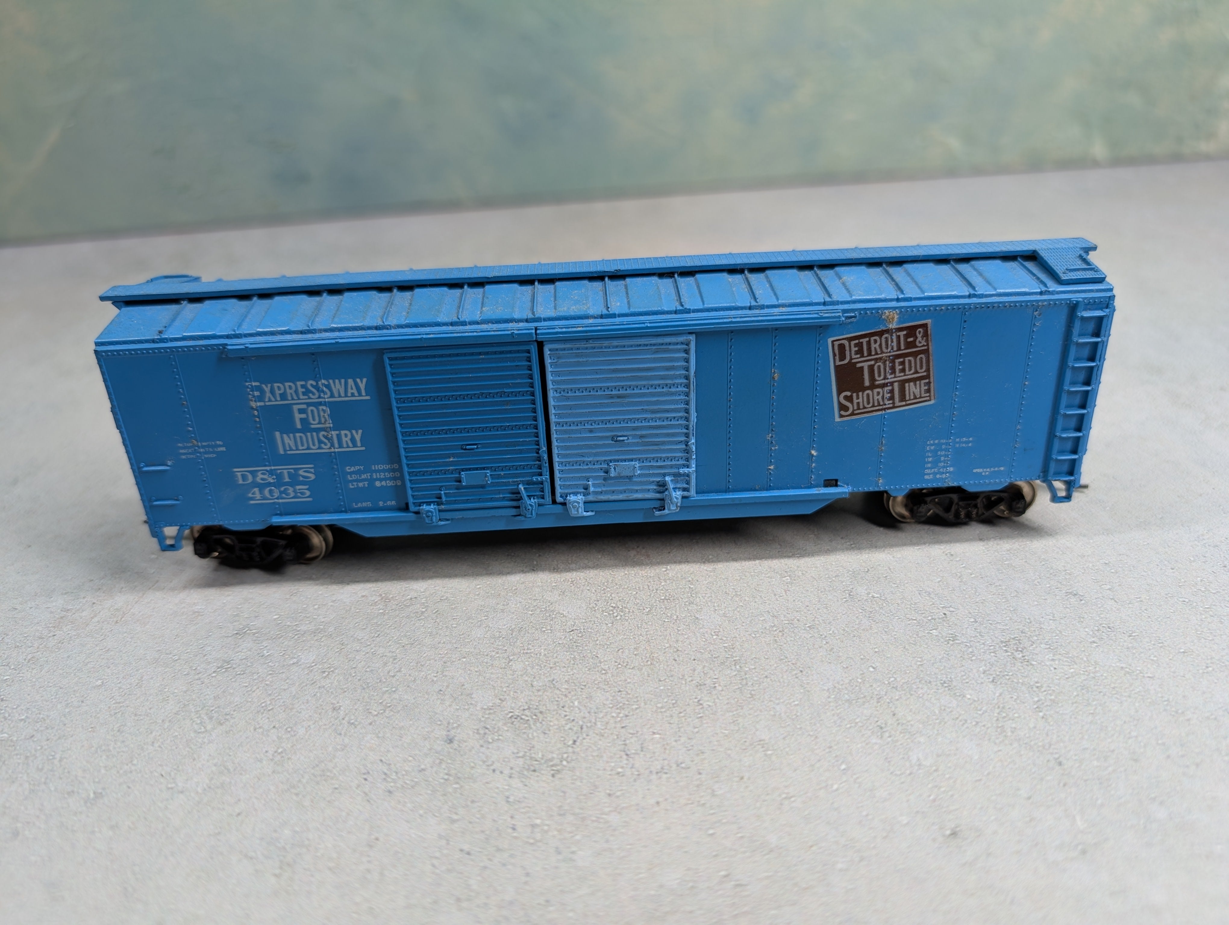 USED Athearn HO Scale 50' Box Car Detroit and Toledo Shore Line D&TS #4035