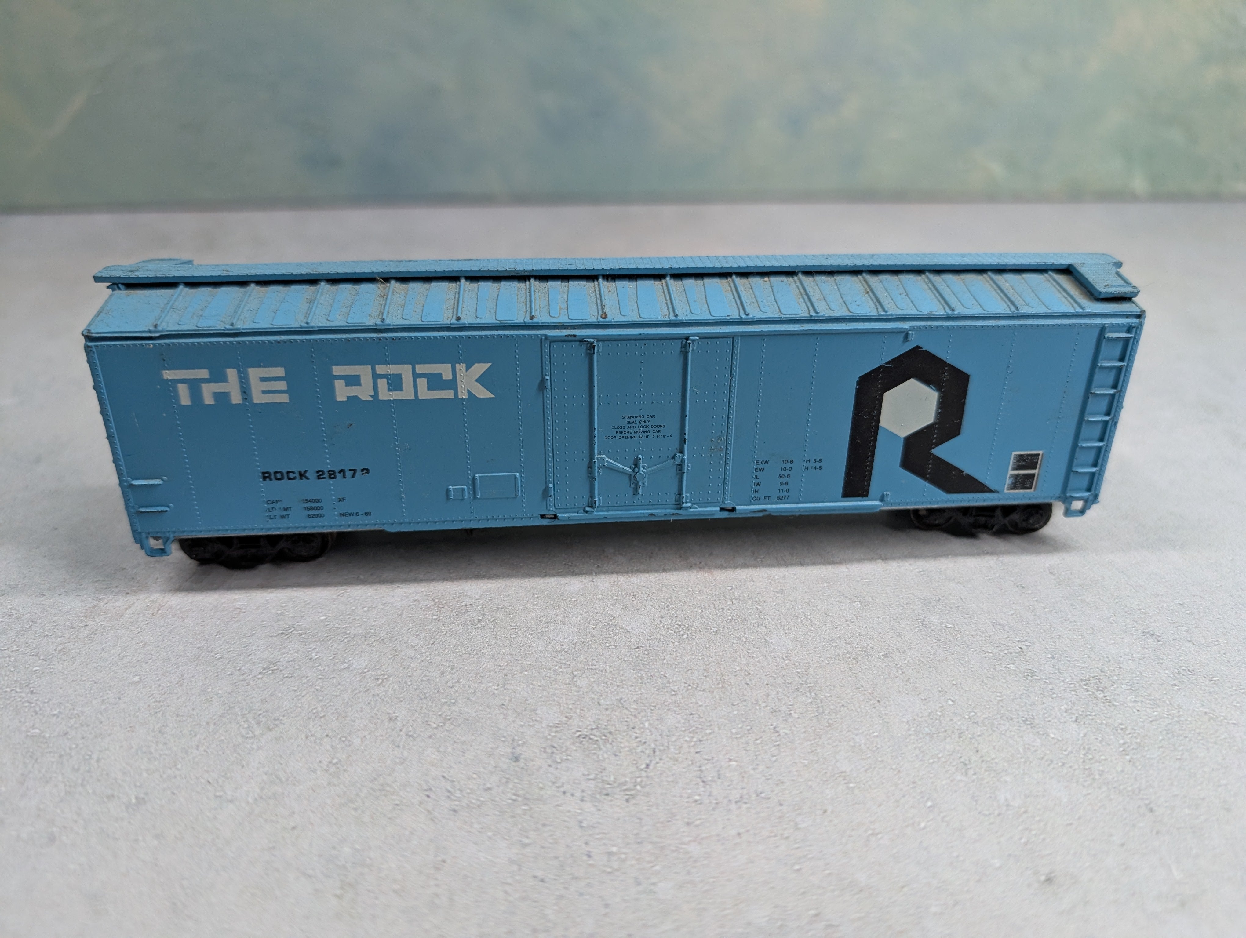 USED Roundhouse HO Scale 50' Box Car Rock #28172