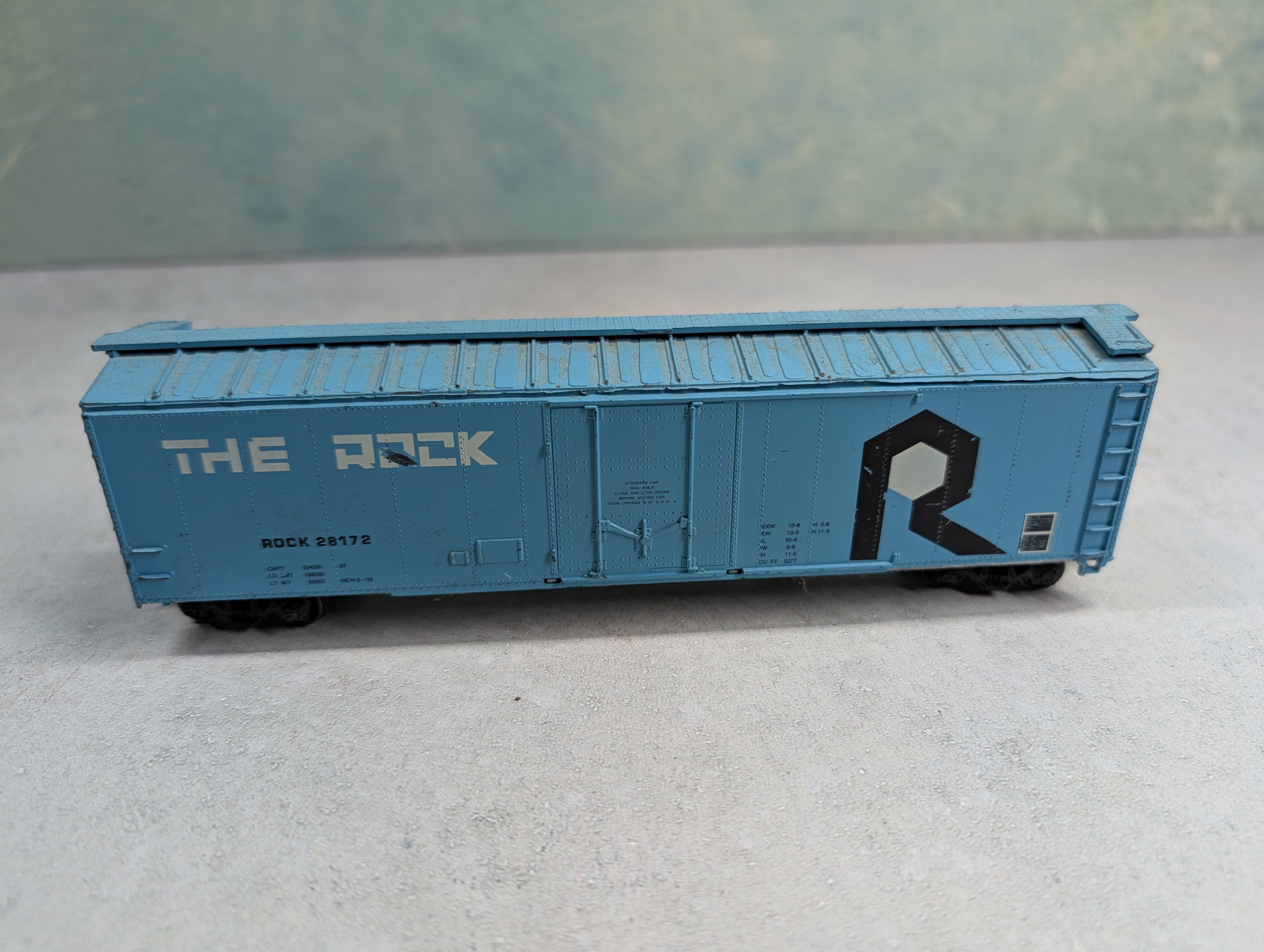 USED Roundhouse HO Scale 50' Box Car Rock #28172