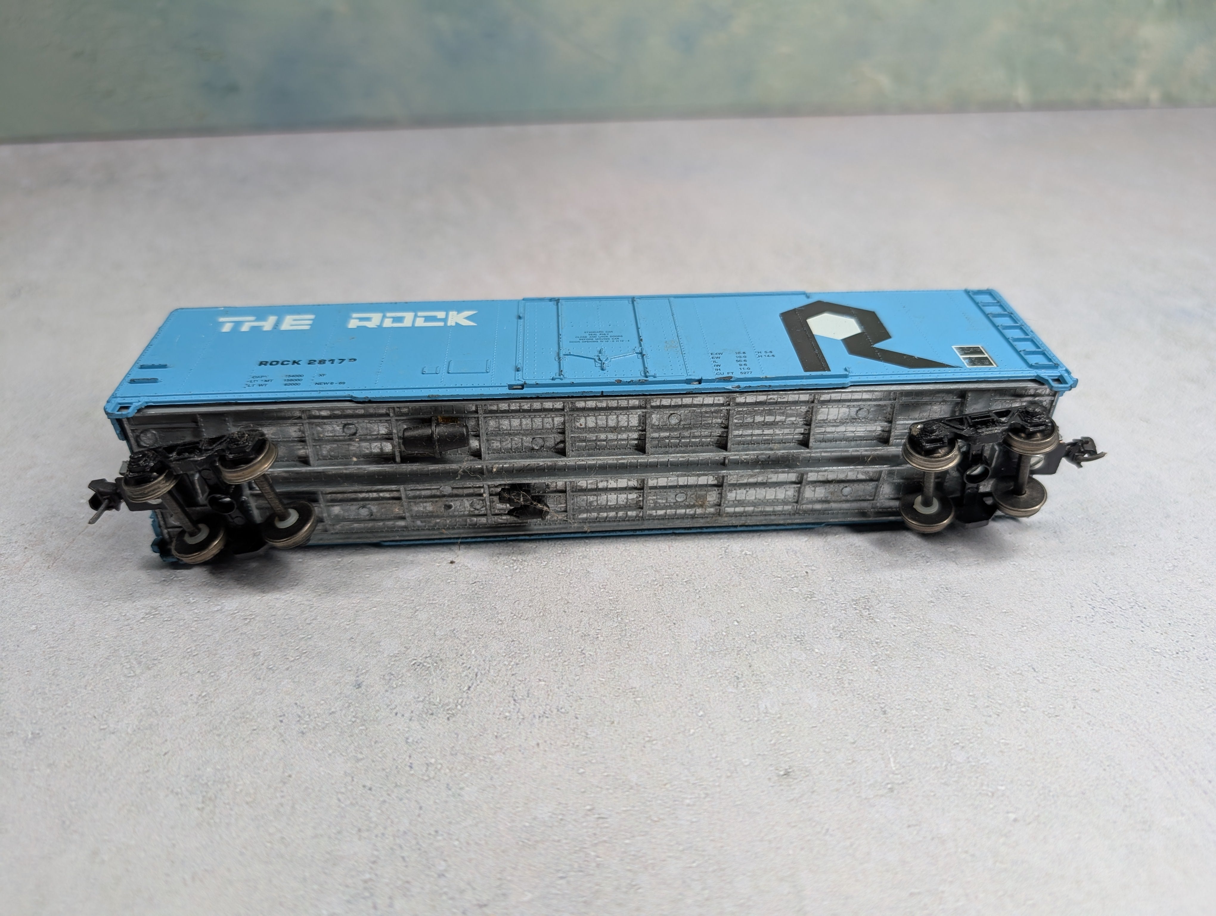USED Roundhouse HO Scale 50' Box Car Rock #28172
