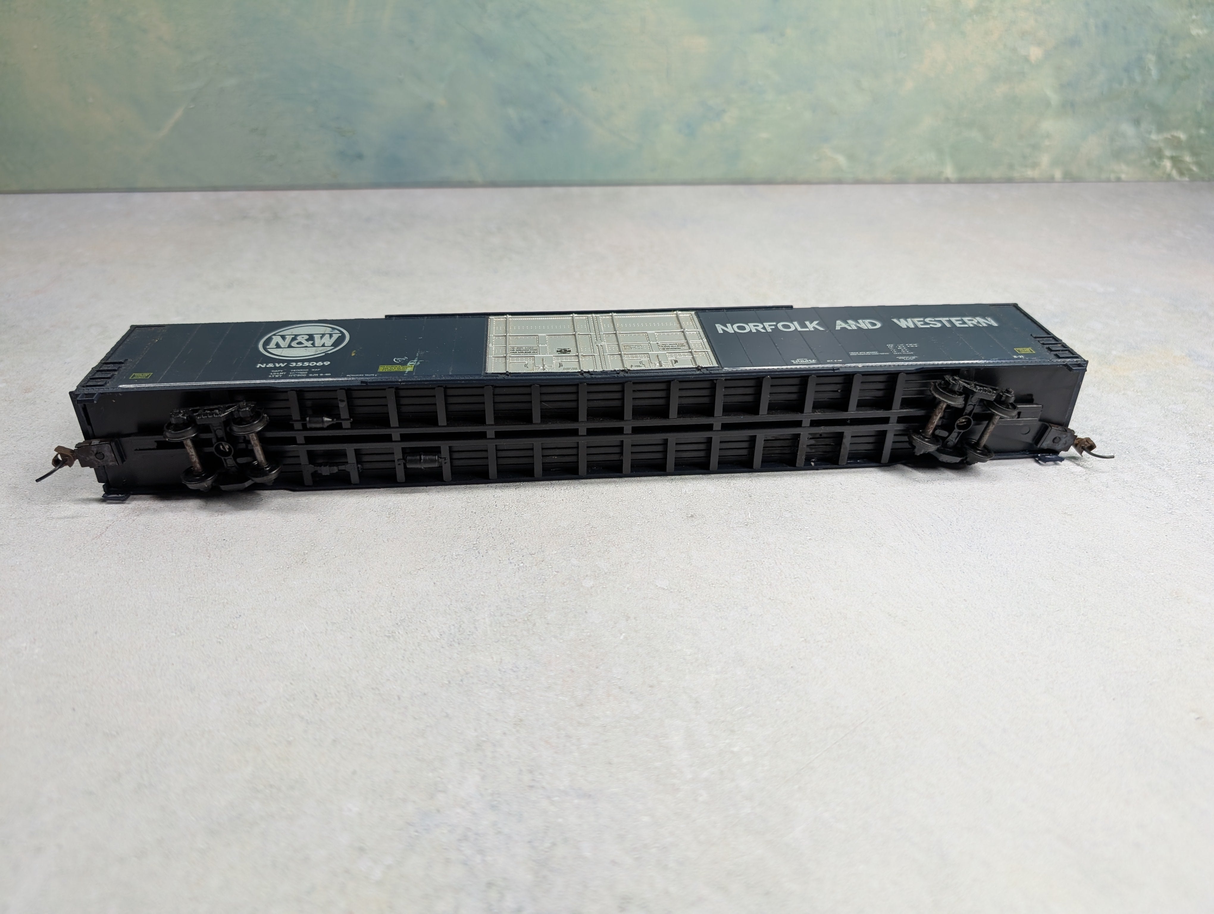 USED Athearn HO Scale 86' Cushioned Car Box Car Norfolk & Western N&W #355069