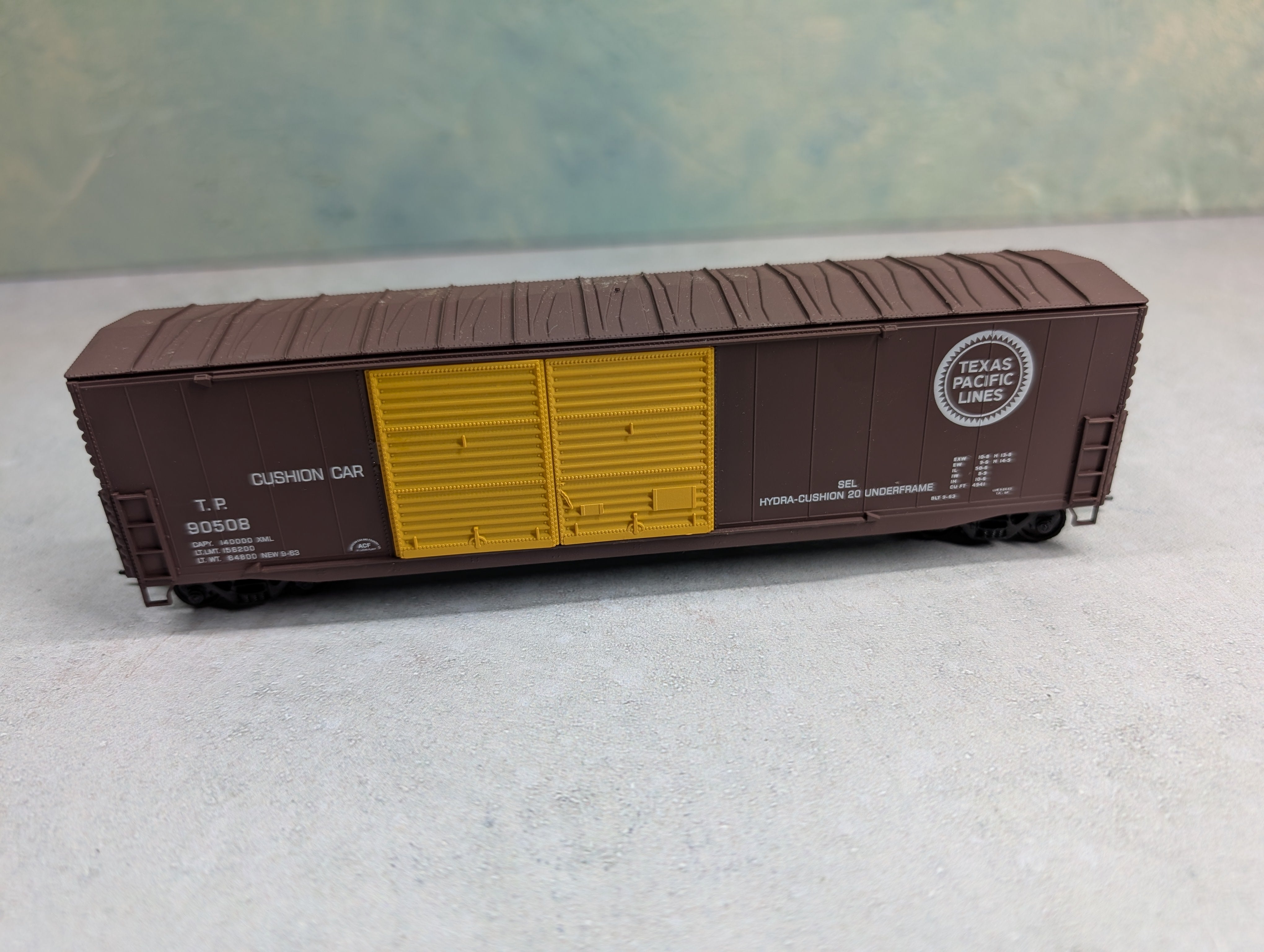 USED Accurail HO Scale 50' Box Car Texas Pacific Lines TP #90508