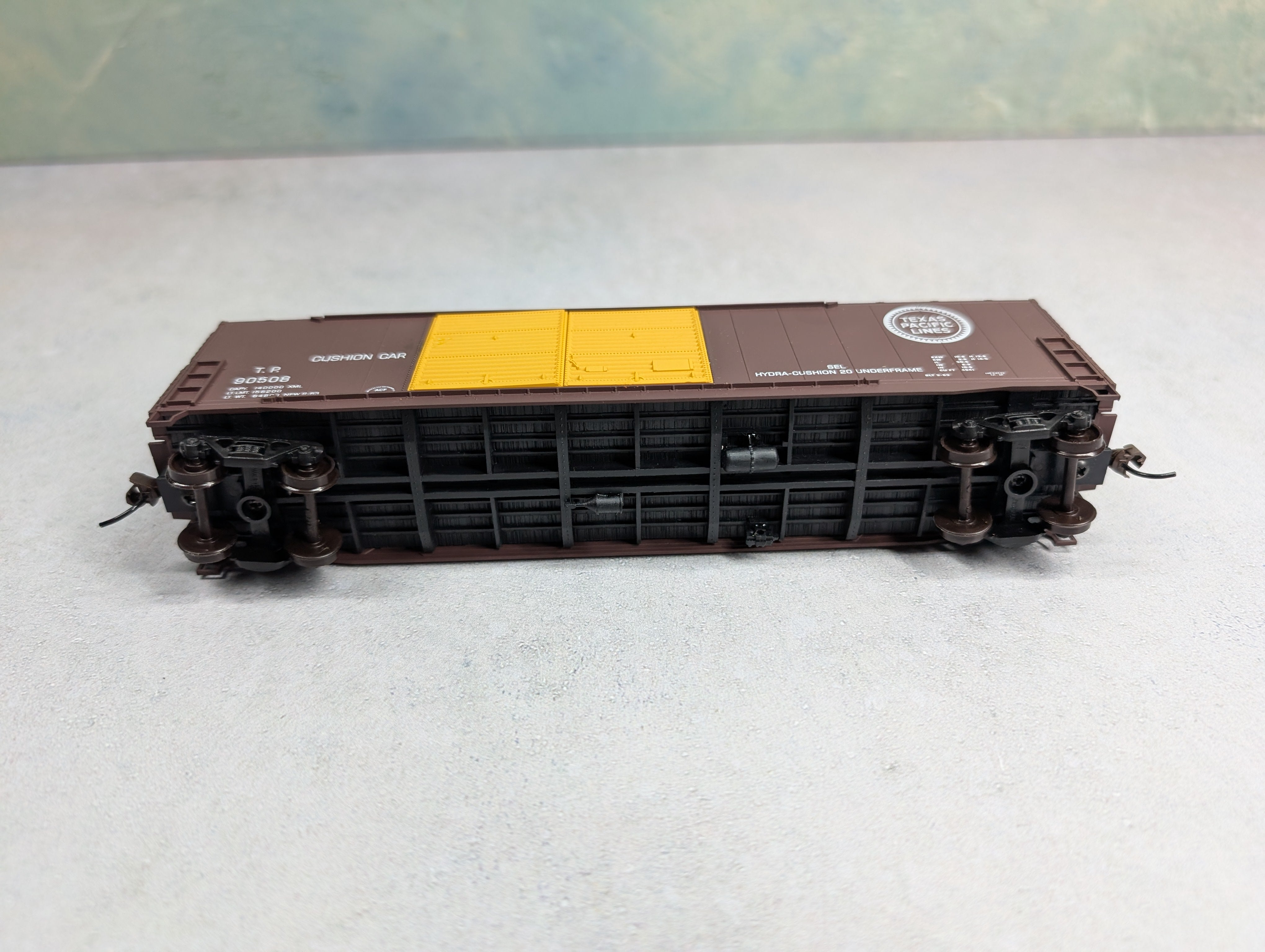 USED Accurail HO Scale 50' Box Car Texas Pacific Lines TP #90508
