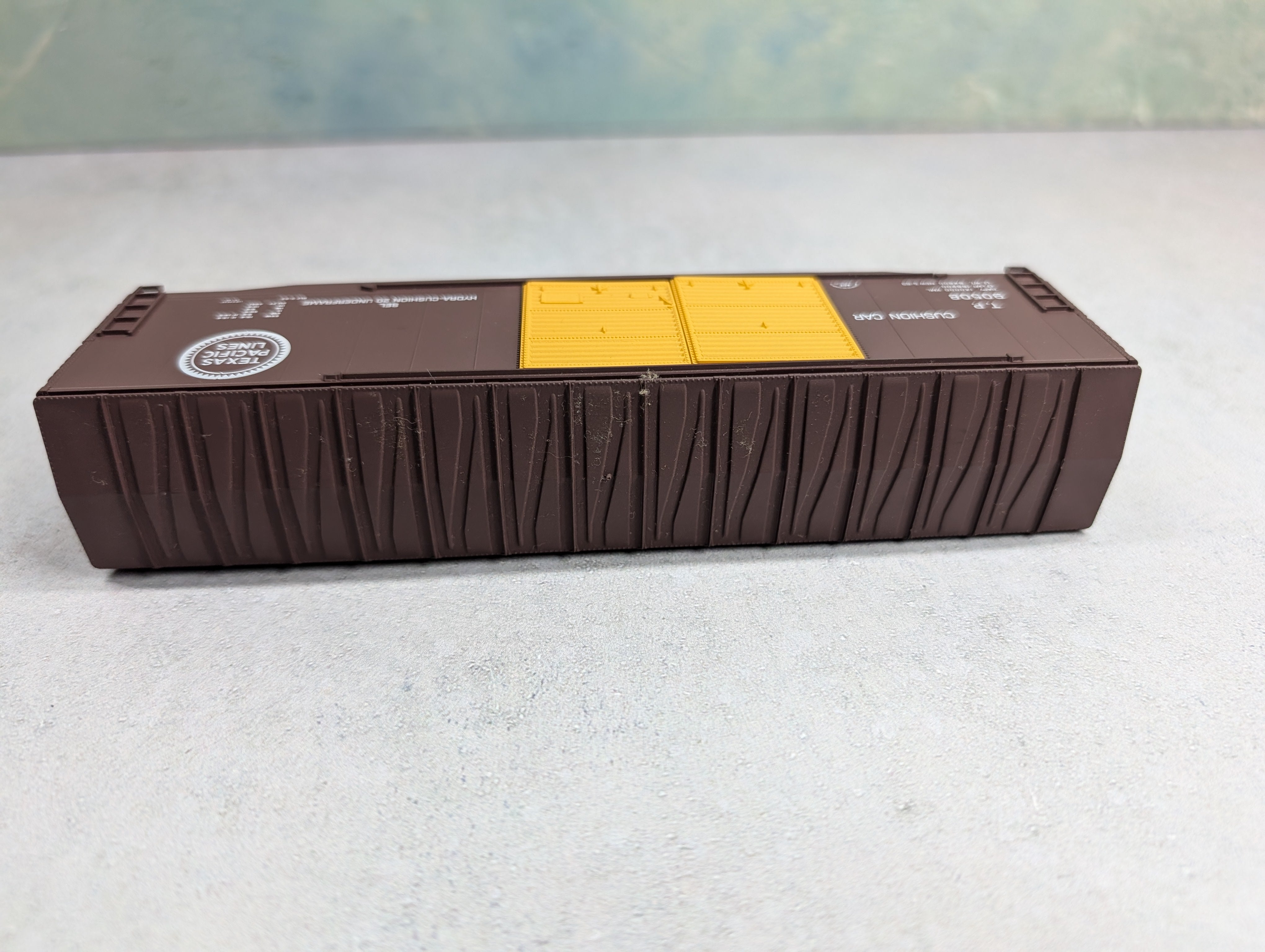 USED Accurail HO Scale 50' Box Car Texas Pacific Lines TP #90508