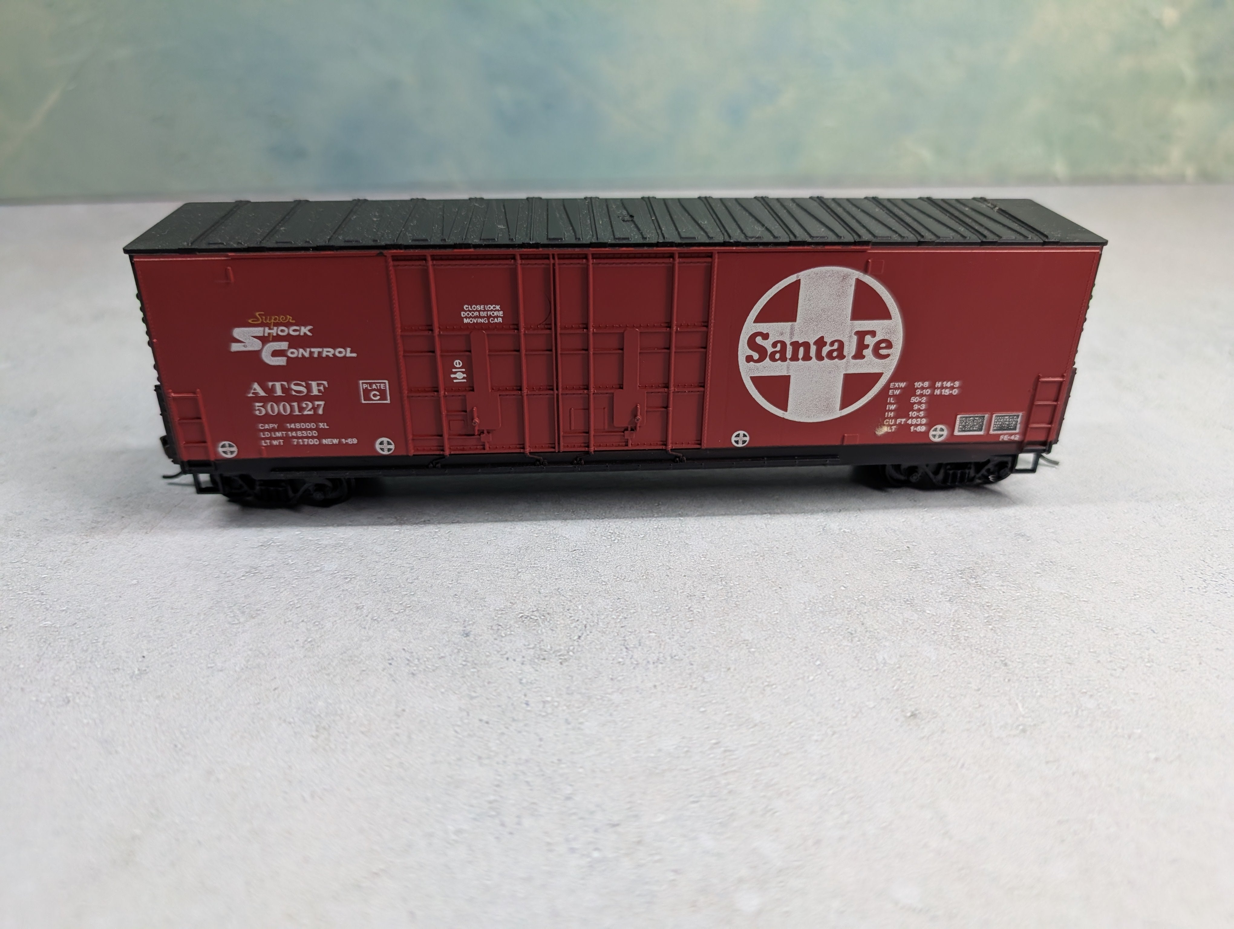 USED Roundhouse HO Scale 50' Box Car Sabta Fe ATSF #500127
