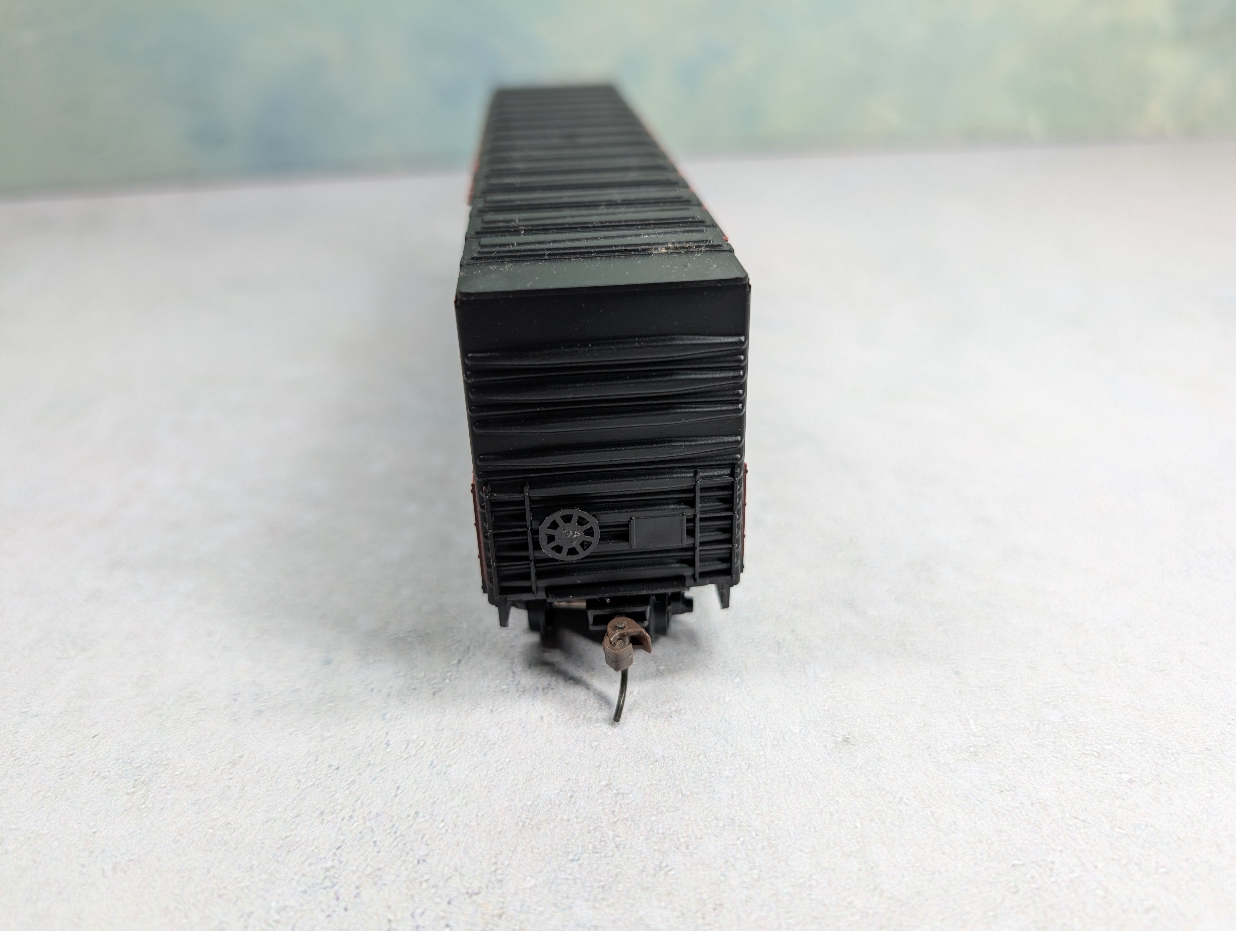 USED Roundhouse HO Scale 50' Box Car Sabta Fe ATSF #500127