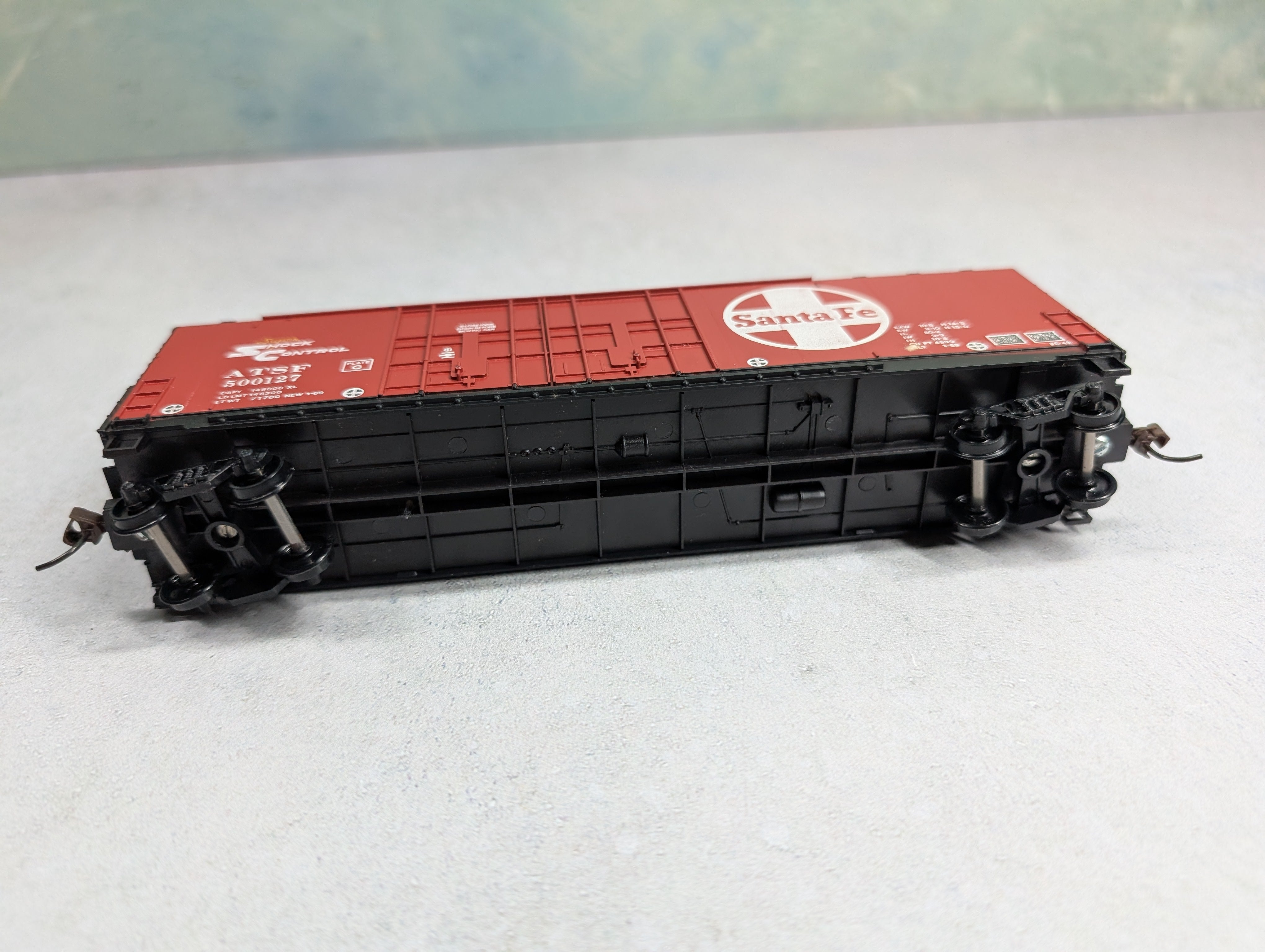 USED Roundhouse HO Scale 50' Box Car Sabta Fe ATSF #500127