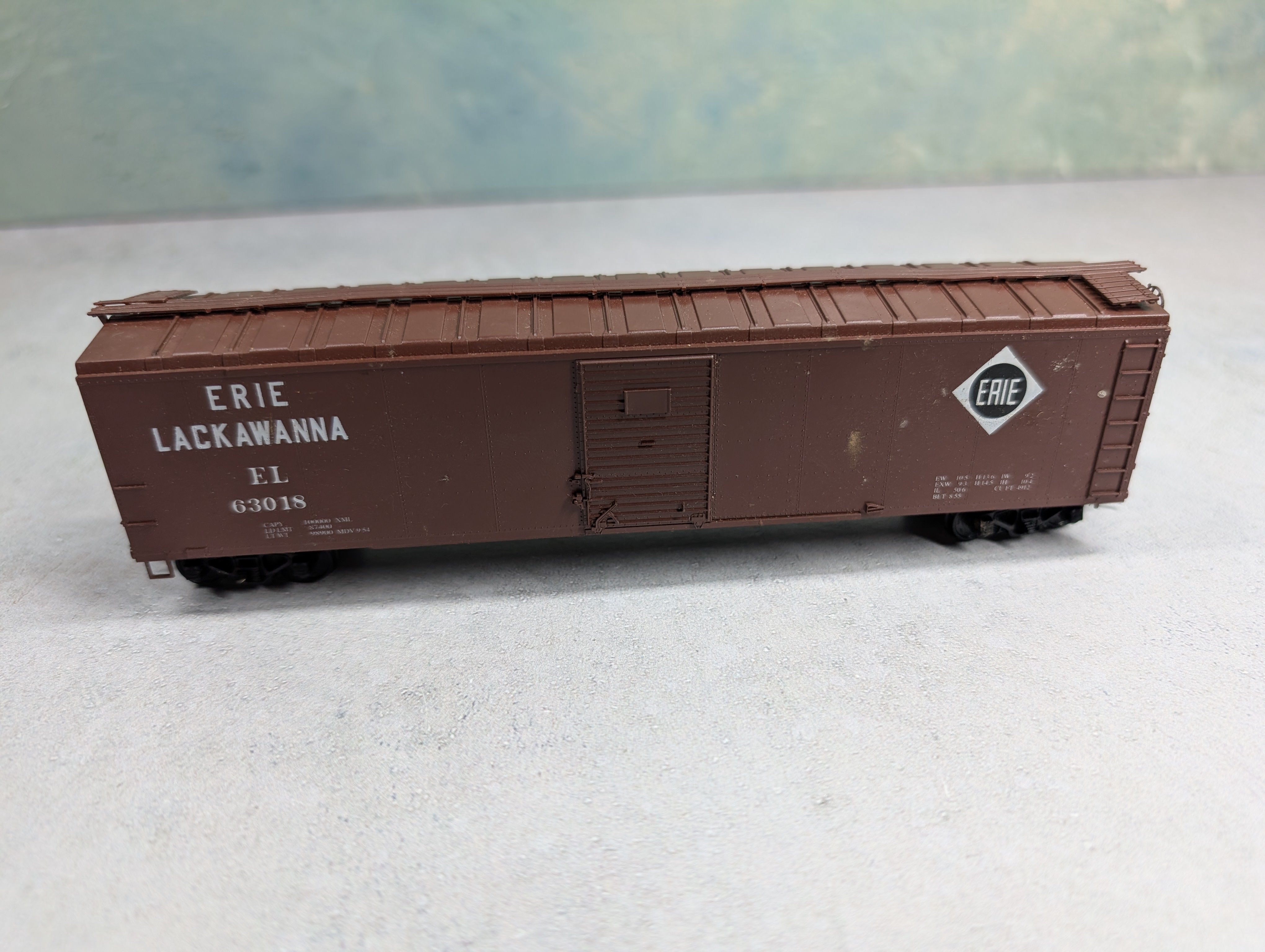 USED Bowser HO Scale 50' Box Car Erie Lackawanna EL #63018