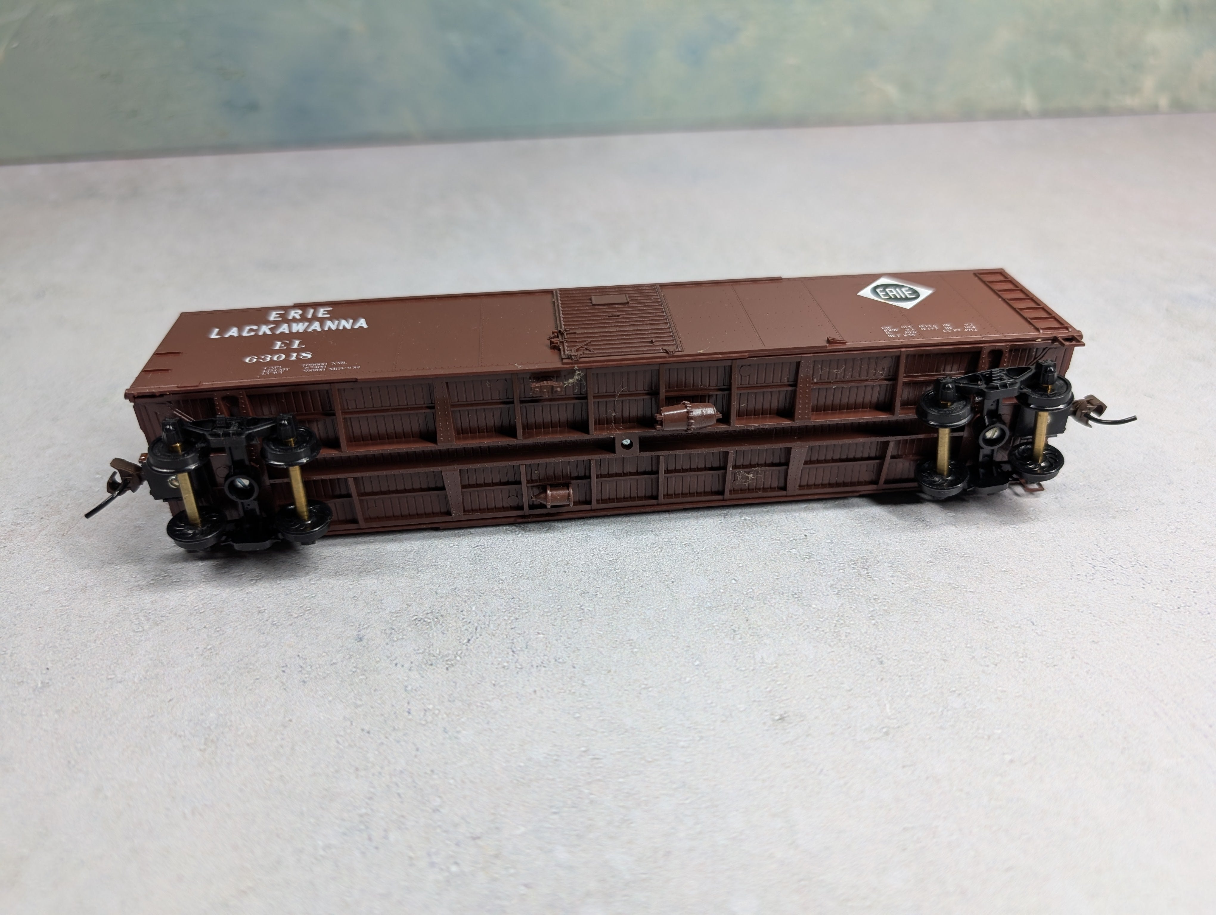 USED Bowser HO Scale 50' Box Car Erie Lackawanna EL #63018
