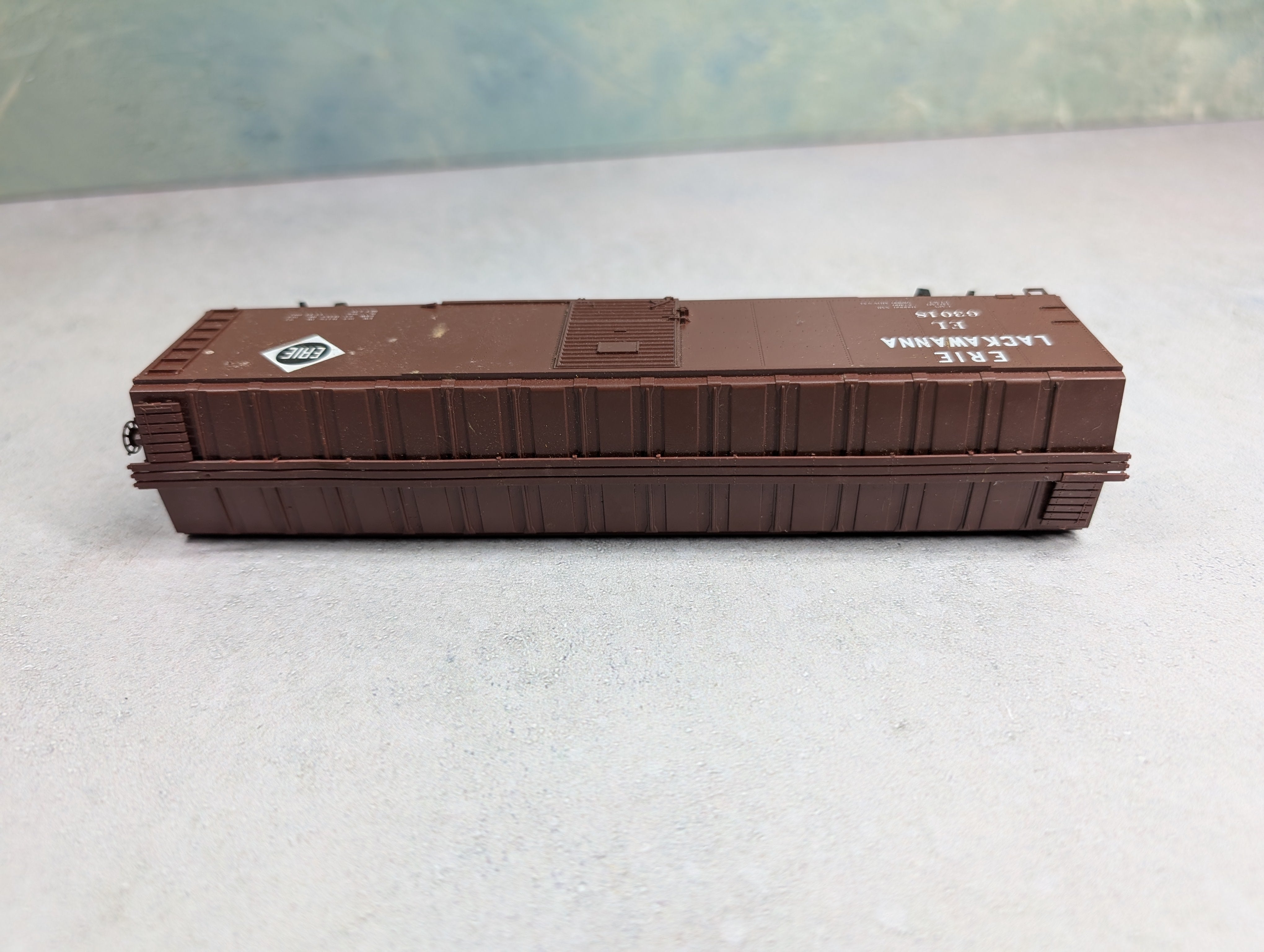 USED Bowser HO Scale 50' Box Car Erie Lackawanna EL #63018
