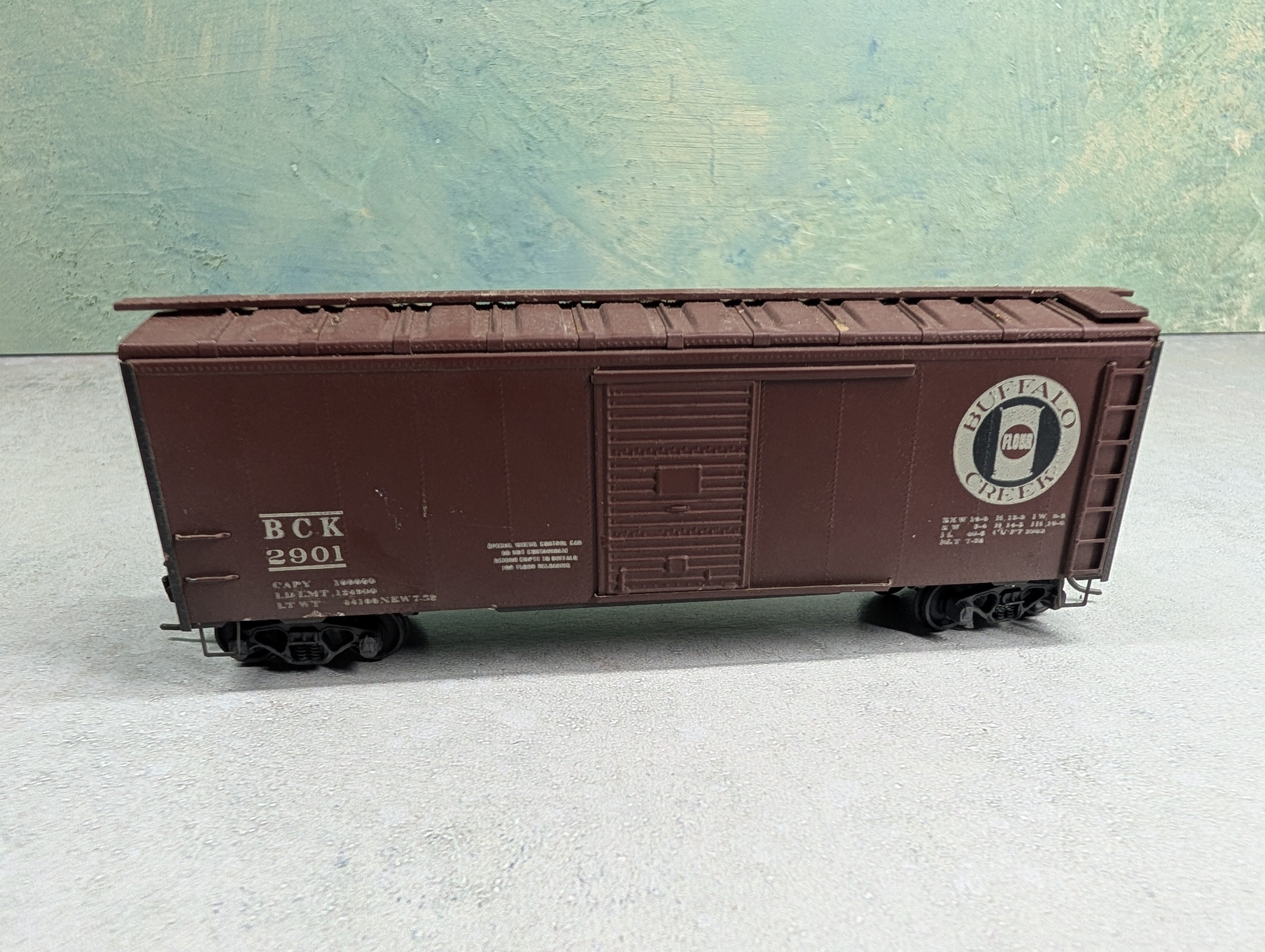USED HO Scale 40' Box Car Buffalo Creek Flour BCK #2901 Weathered