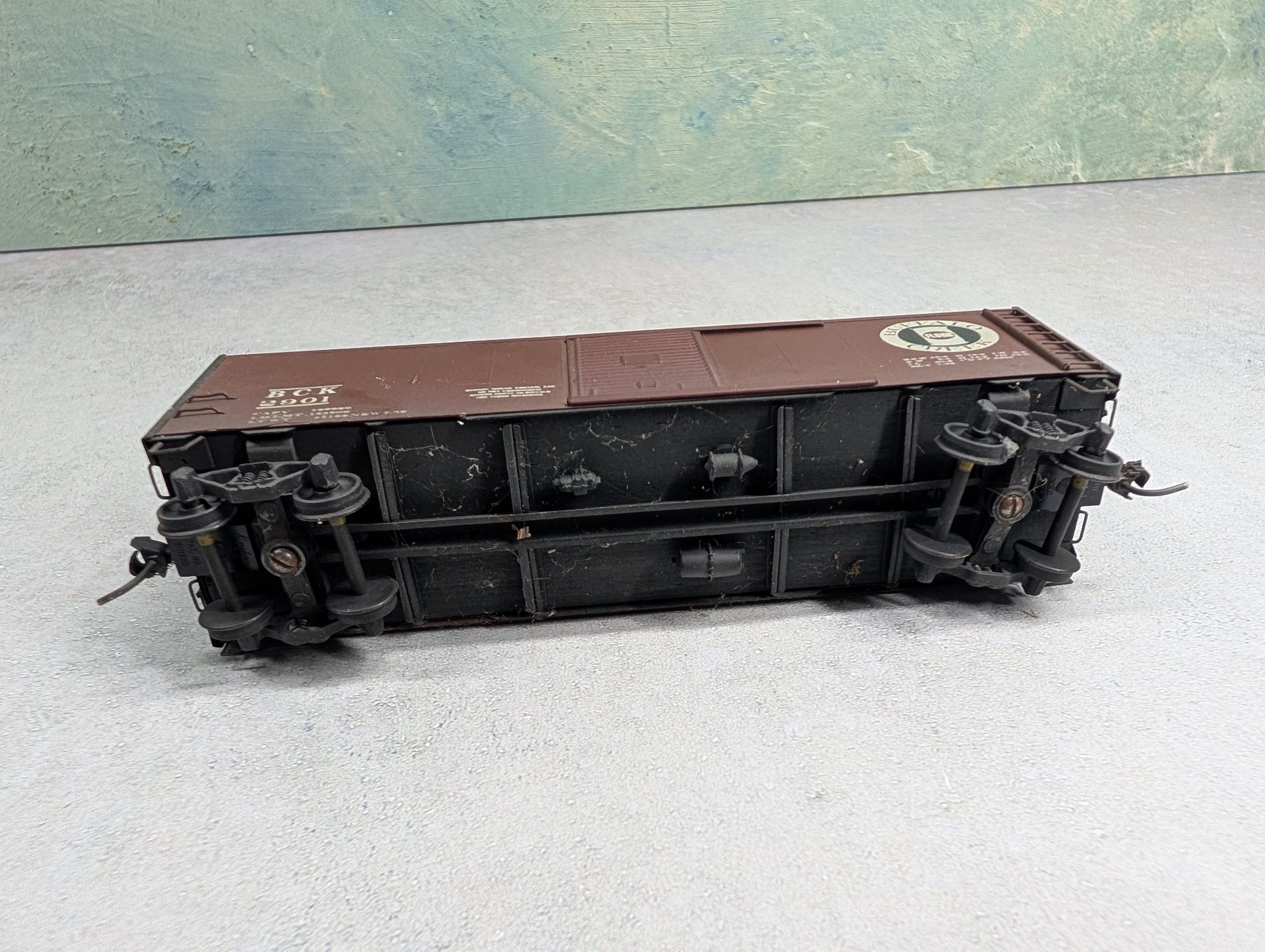 USED HO Scale 40' Box Car Buffalo Creek Flour BCK #2901 Weathered