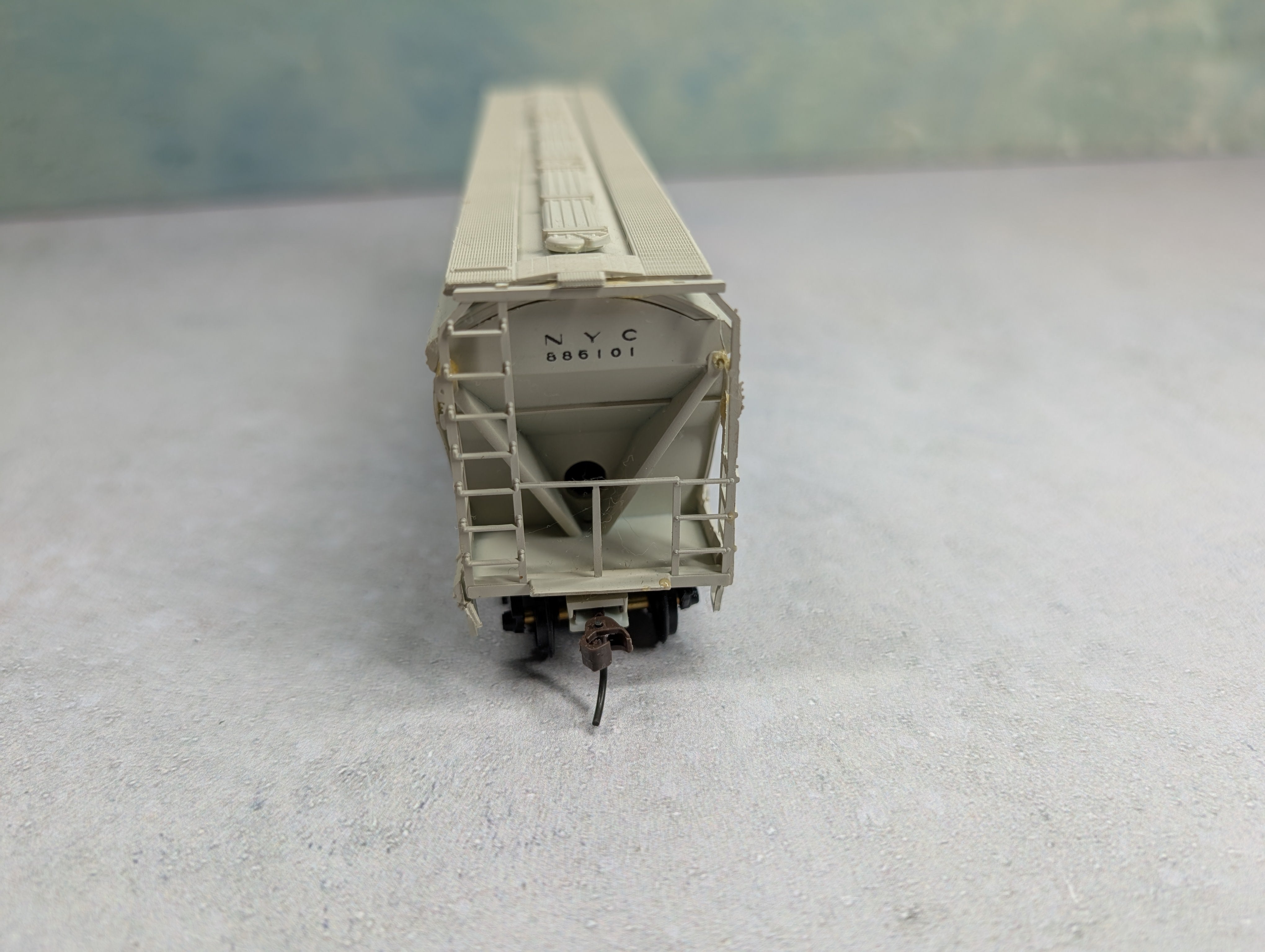 USED Front Range Products HO Scale Covered Hopper New York Central NYC #886101