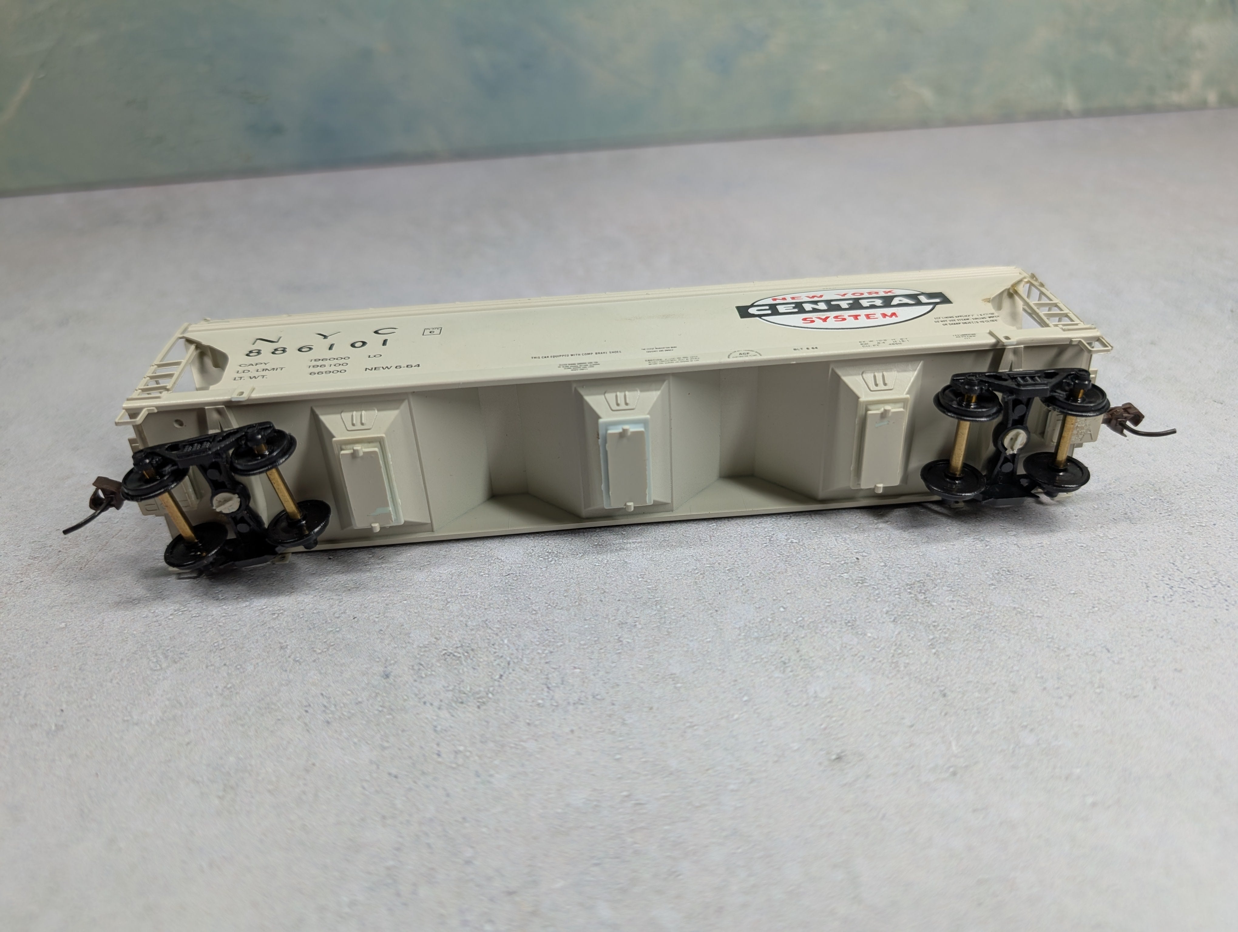 USED Front Range Products HO Scale Covered Hopper New York Central NYC #886101