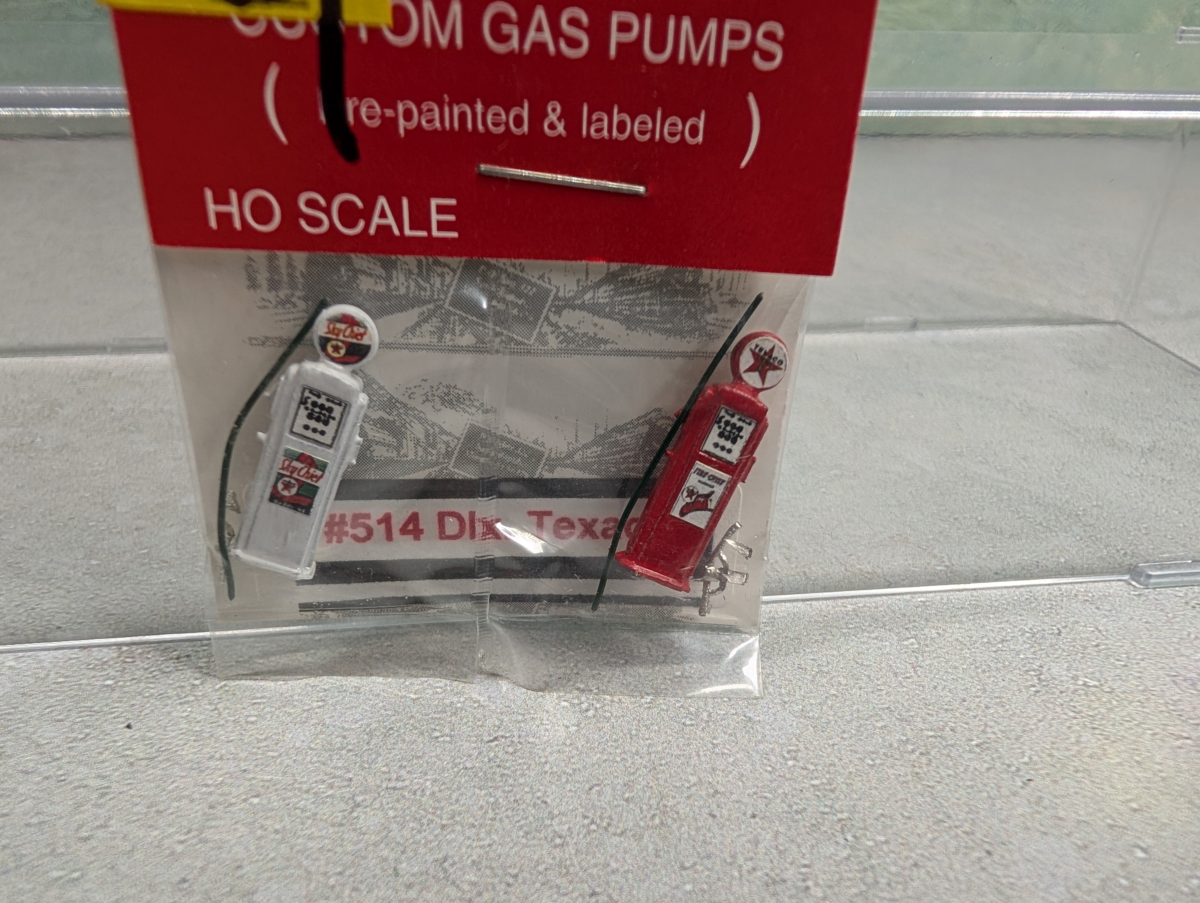 JL Innovative 514 HO Scale Texaco Gas Pumps (2 pcs)