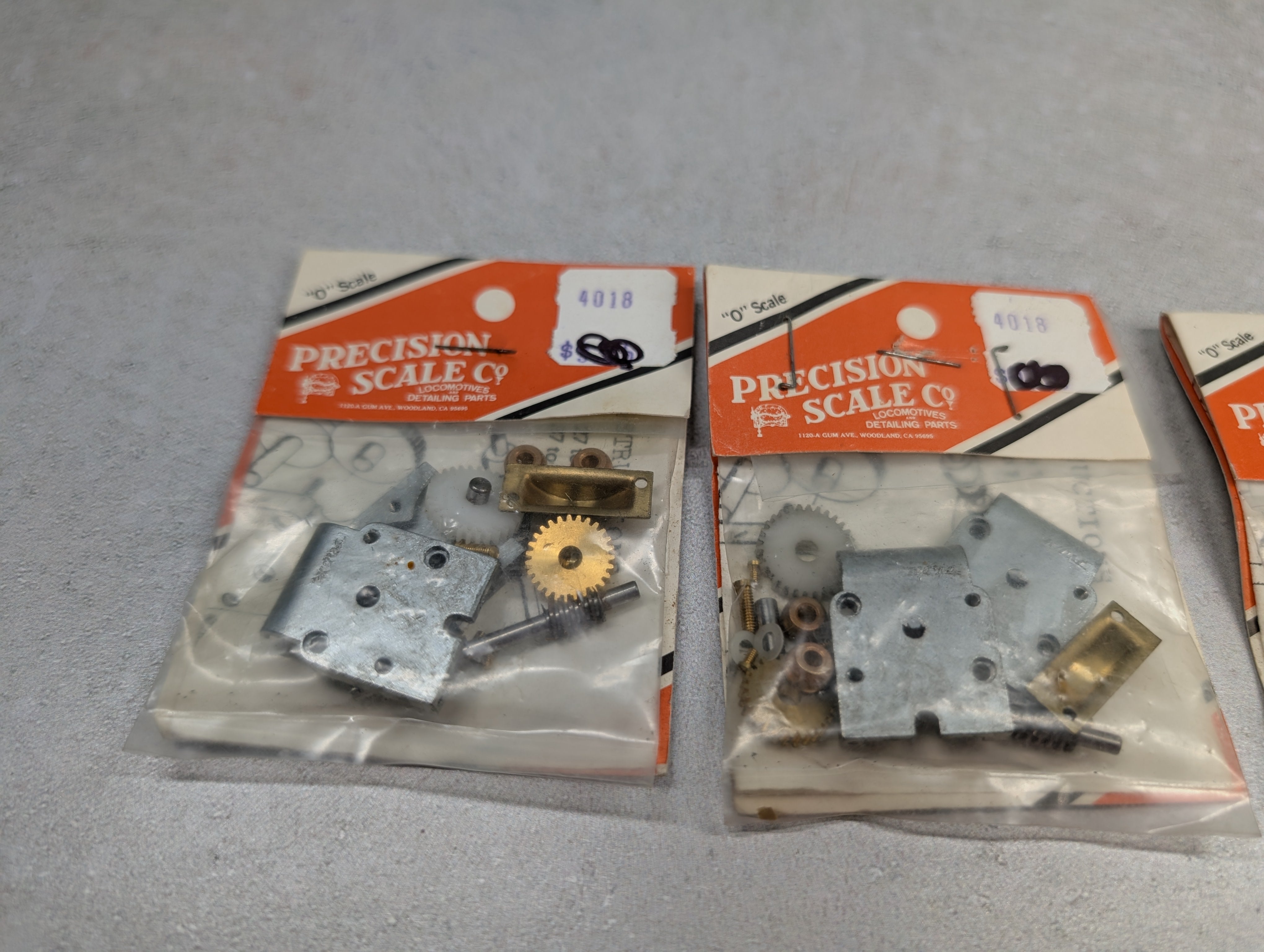 Precision Scale Co 4018 O 27:1 Gear Box -- 3mm Axle, 2mm Shaft, Detail Parts (4 pcs)