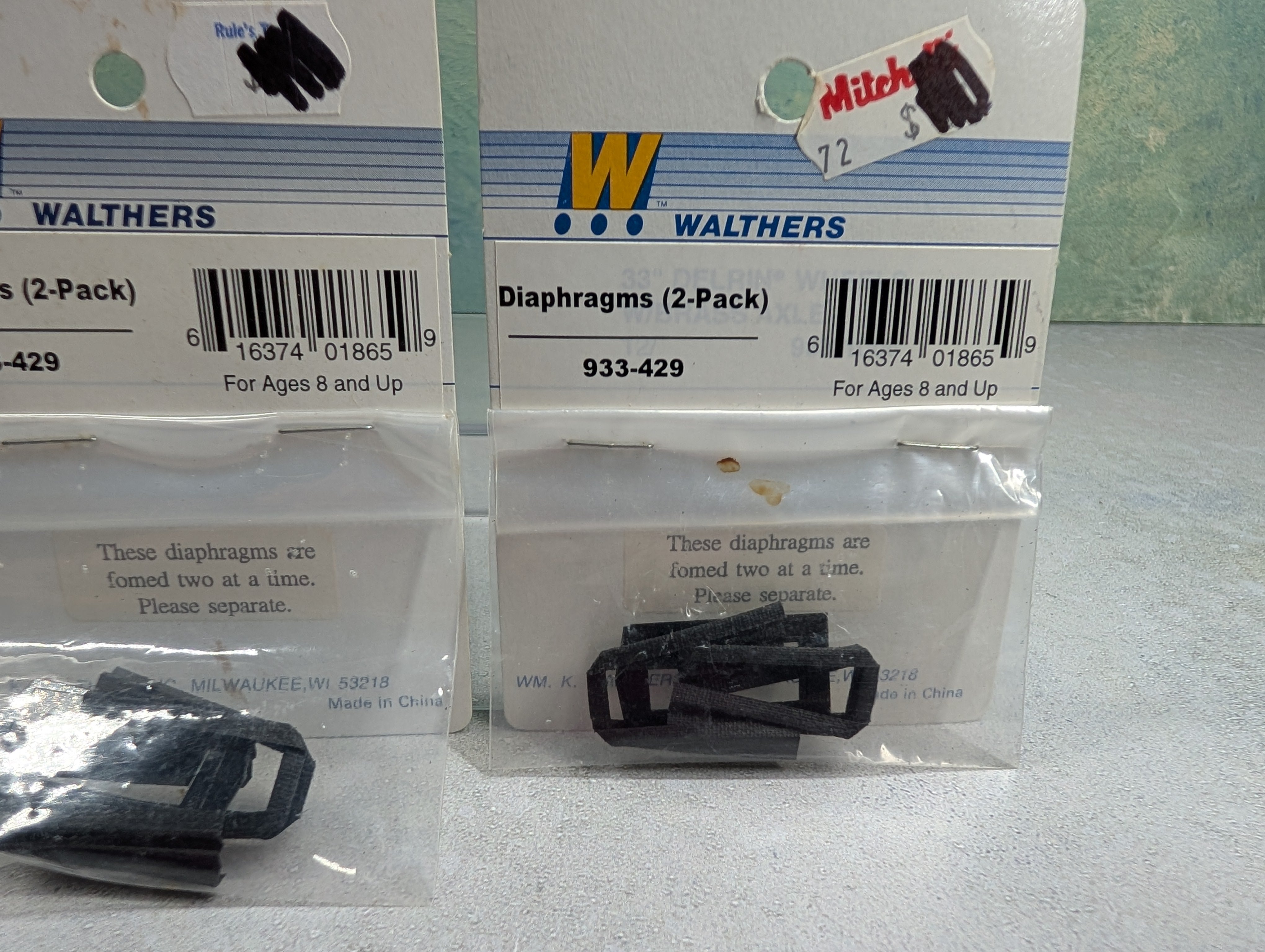 Walthers 933-429 HO Scale Passenger Car Diaphragms (3 pcs)