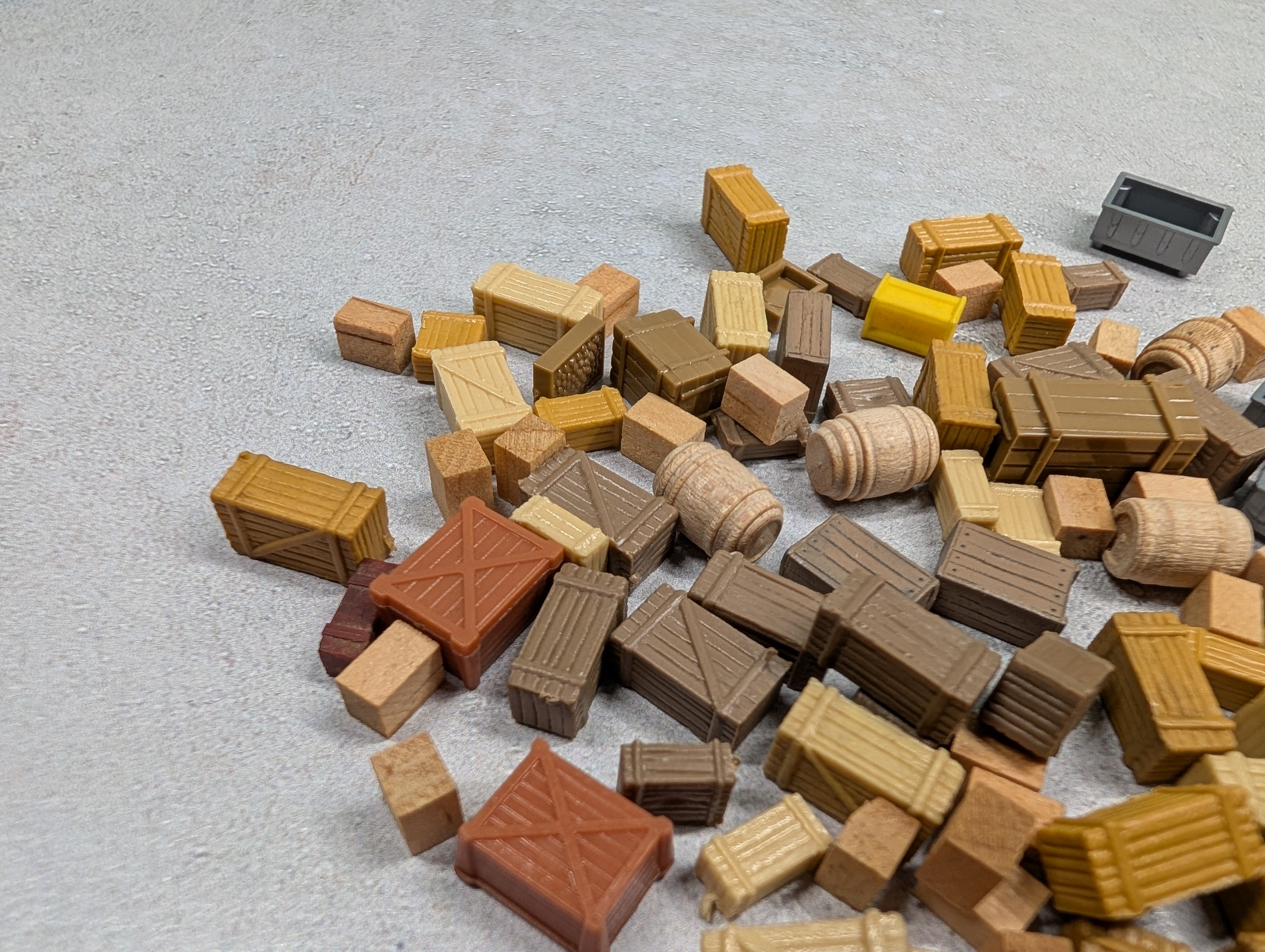 USED HO Scale Large lot of Crates & Boxes (90+ pcs)