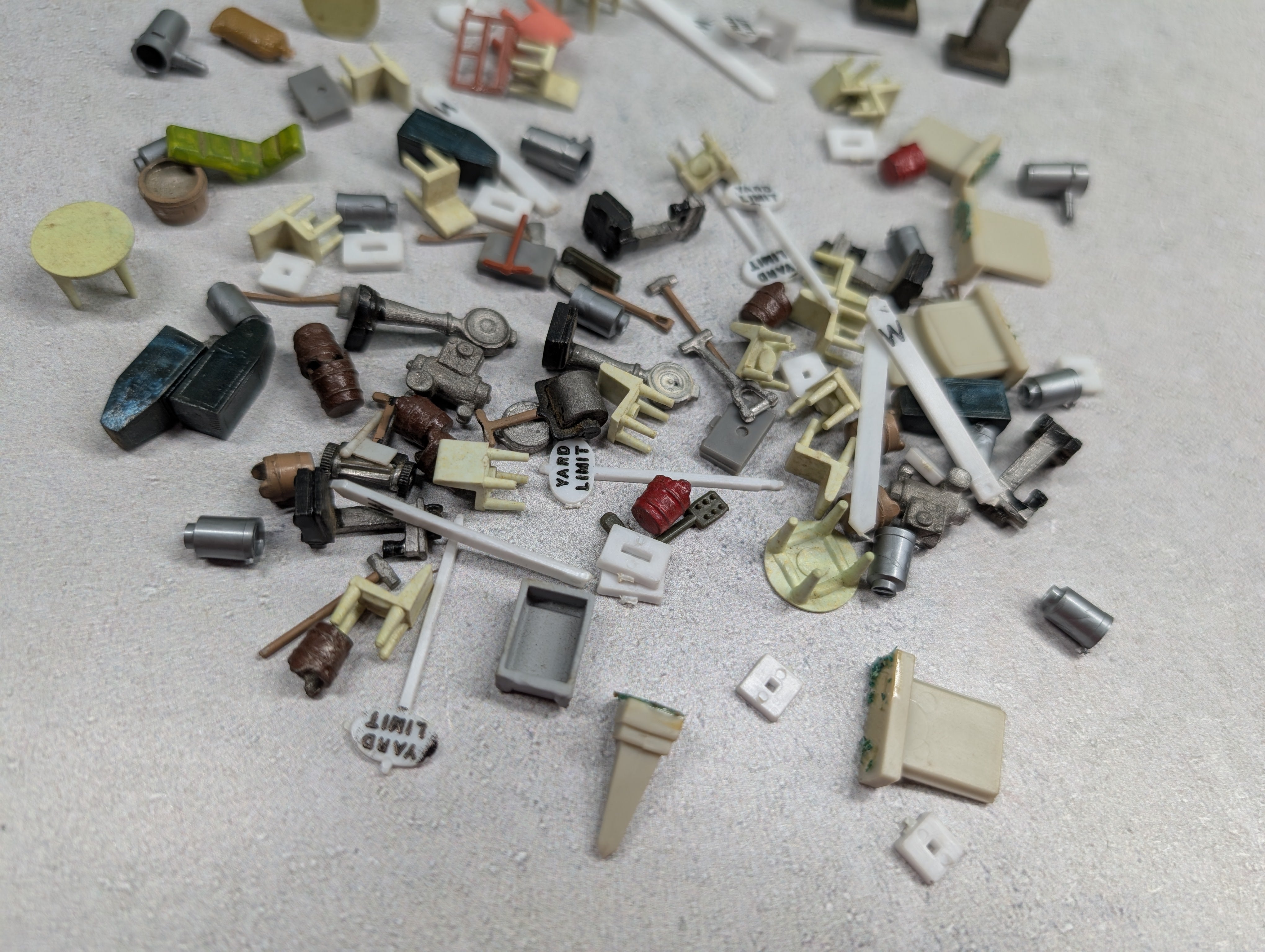 USED HO Scale Large Lot of Misc Details, Tables, Chairs, Shovels & More