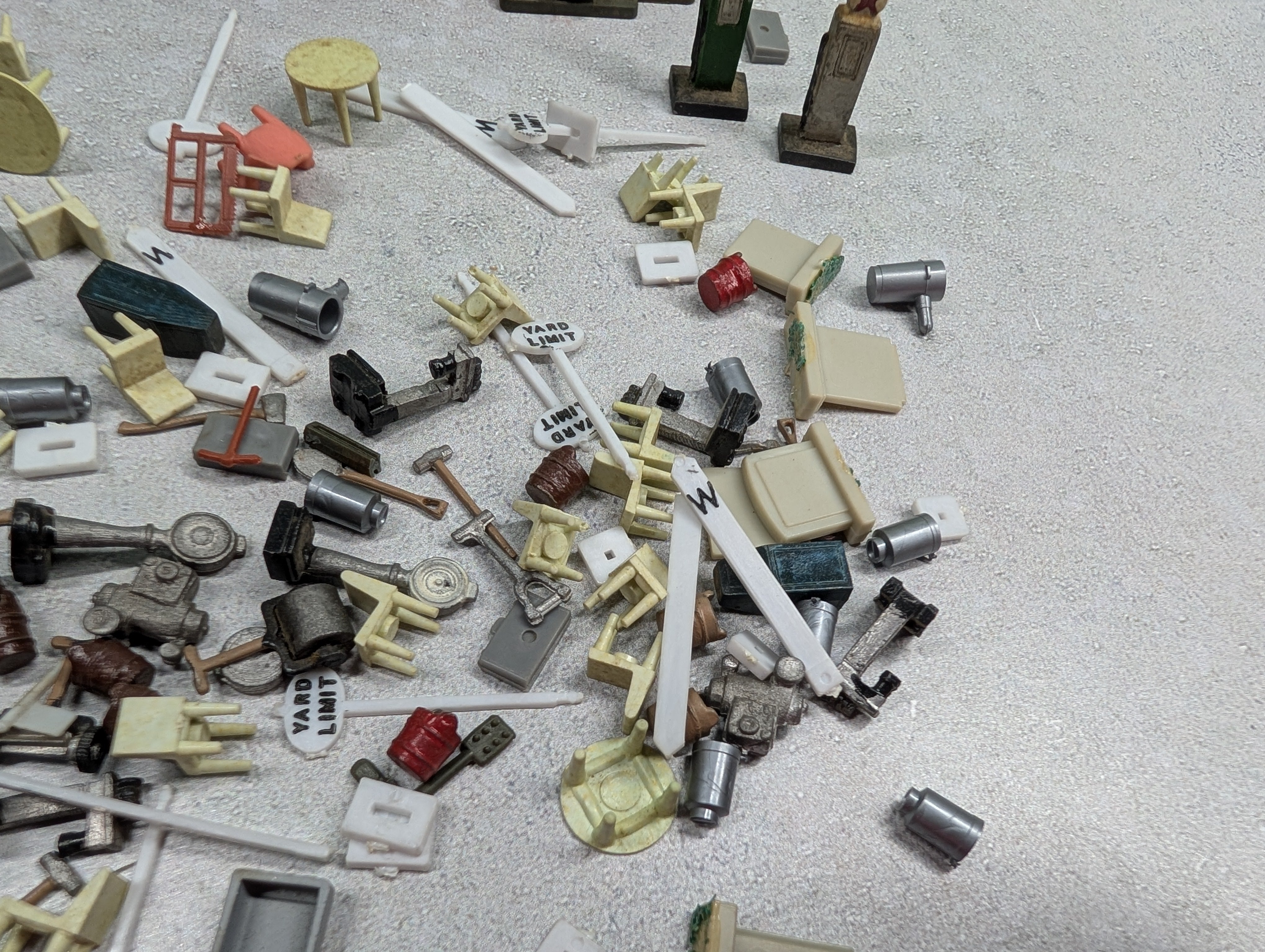 USED HO Scale Large Lot of Misc Details, Tables, Chairs, Shovels & More