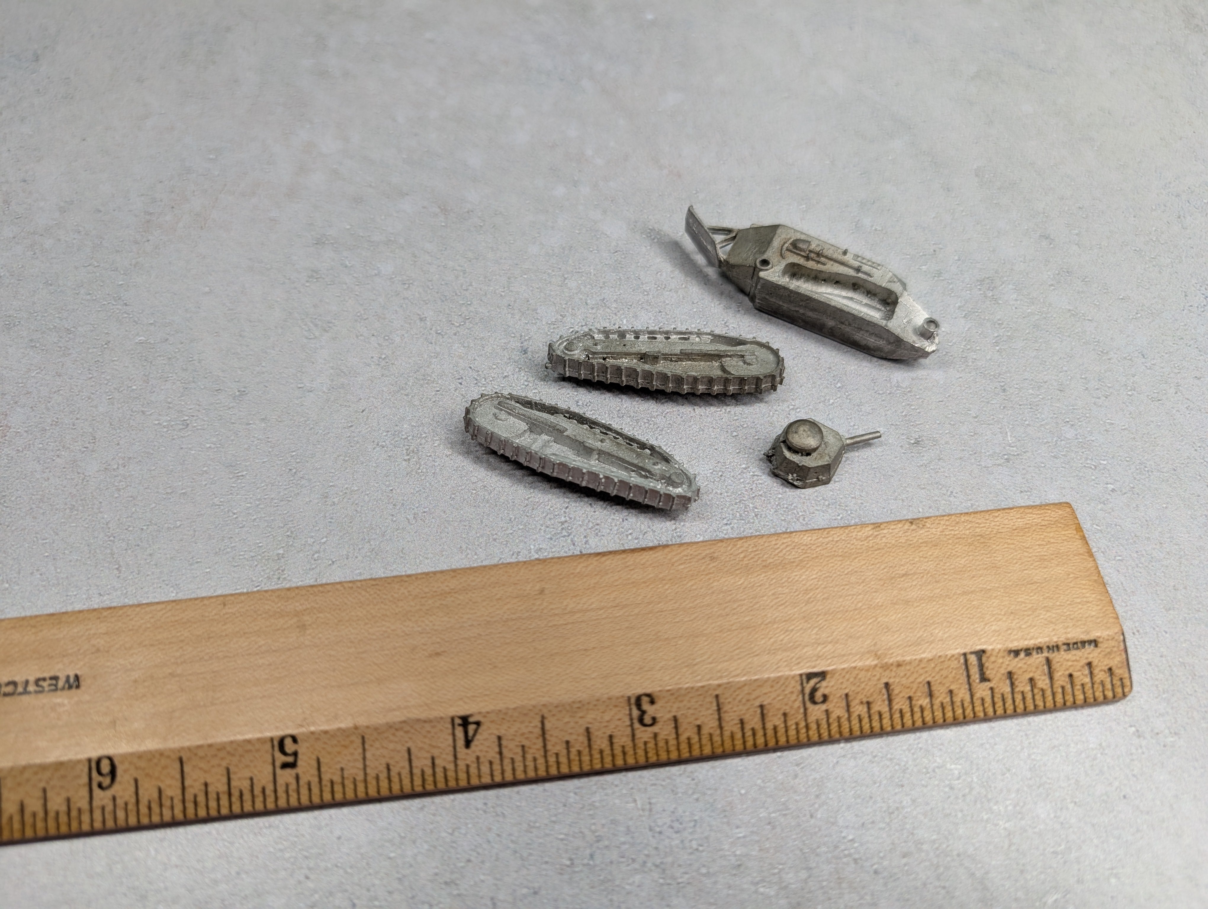 USED HO Scale Flat Car Load, Metal Details (4 pcs)