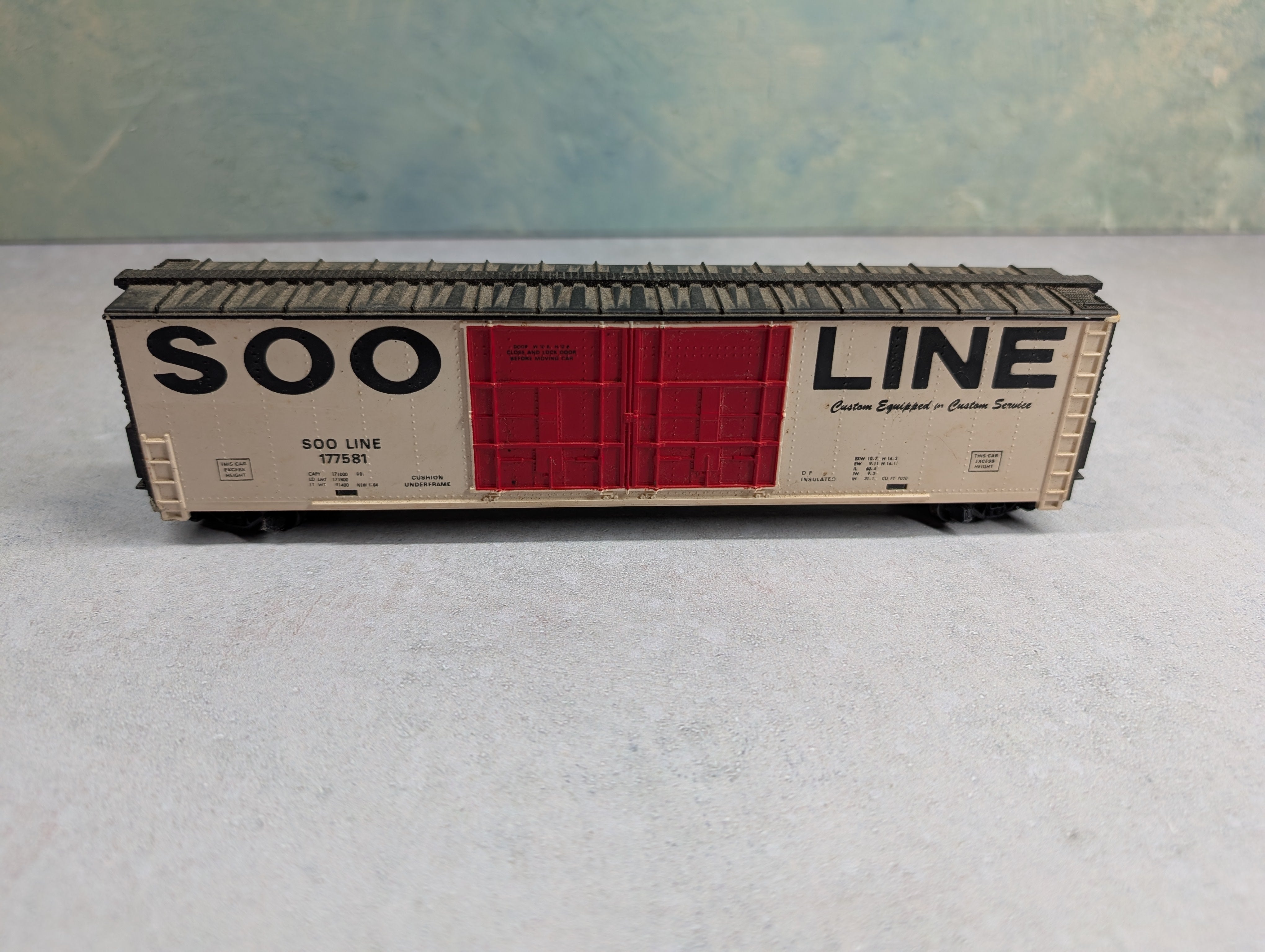 USED Tyco HO Scale 60' Box Car SOO Line #177581