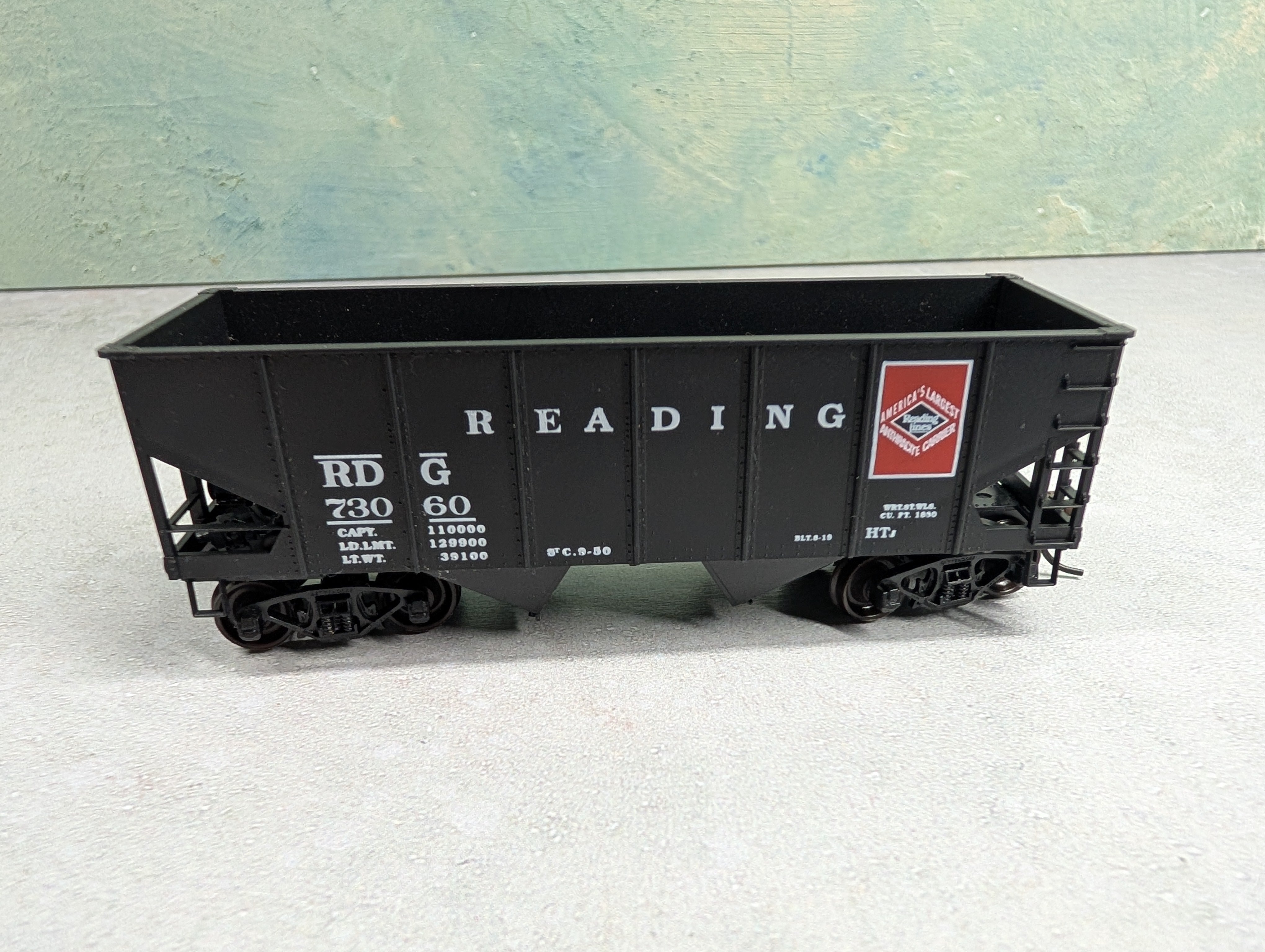 USED Accurail HO Scale 2 Bay Hopper Reading RDG #73060