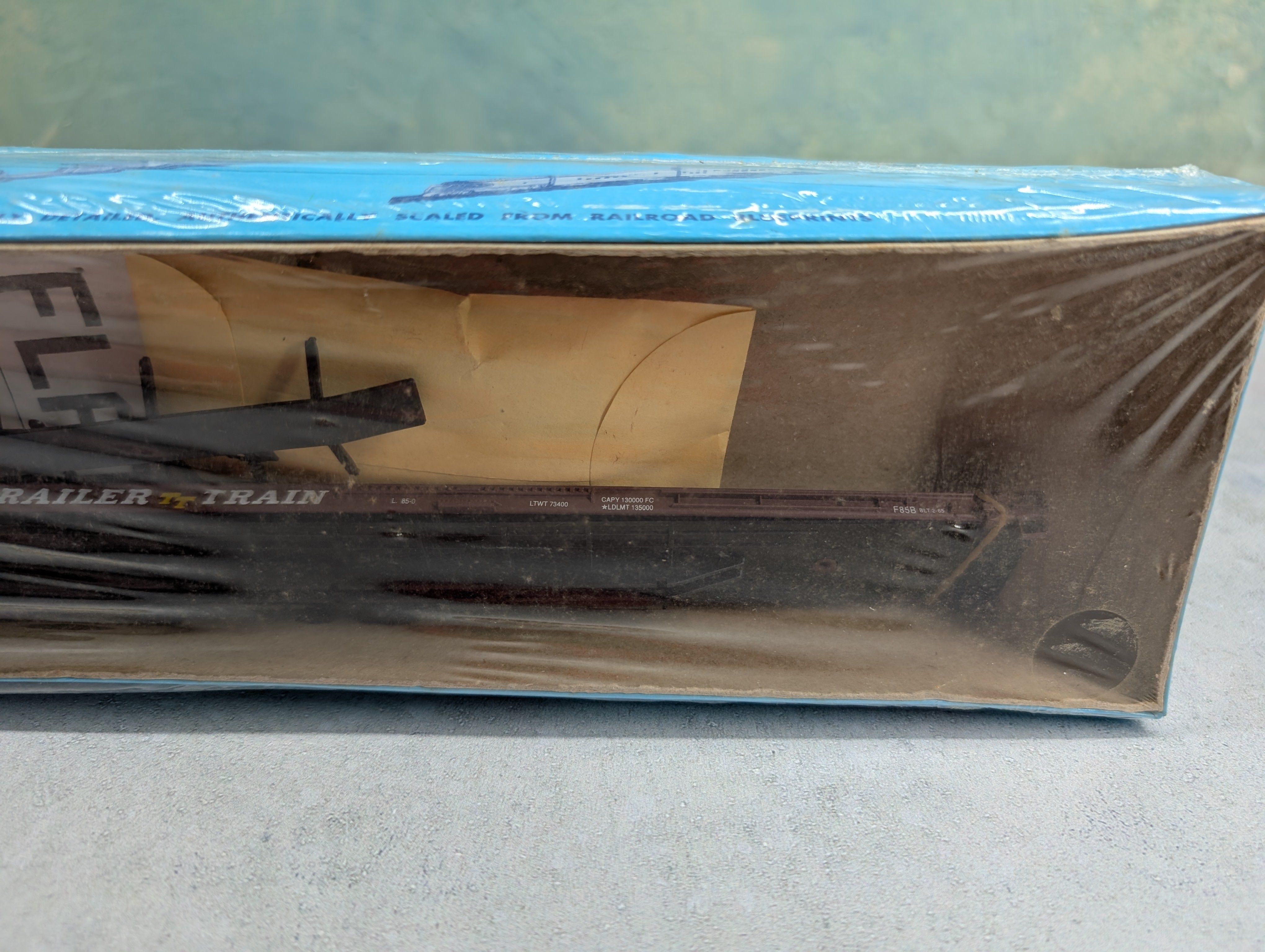 Athearn 2001 HO Scale 85' Flat Car Trailer Train TTX #100147 KIT