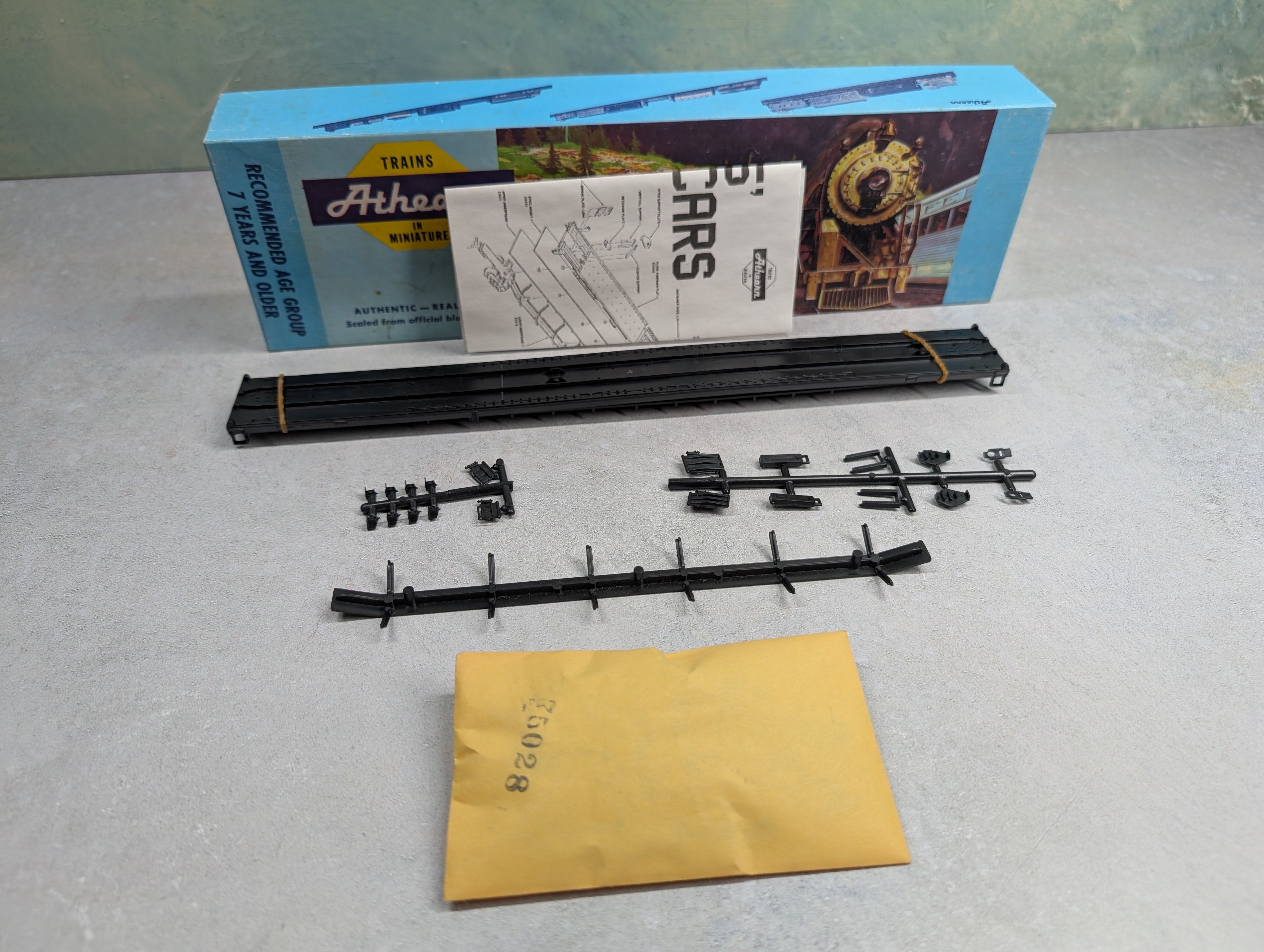 USED Athearn 2015 HO Scale 85' A/P Flat Car Undecorated Black KIT