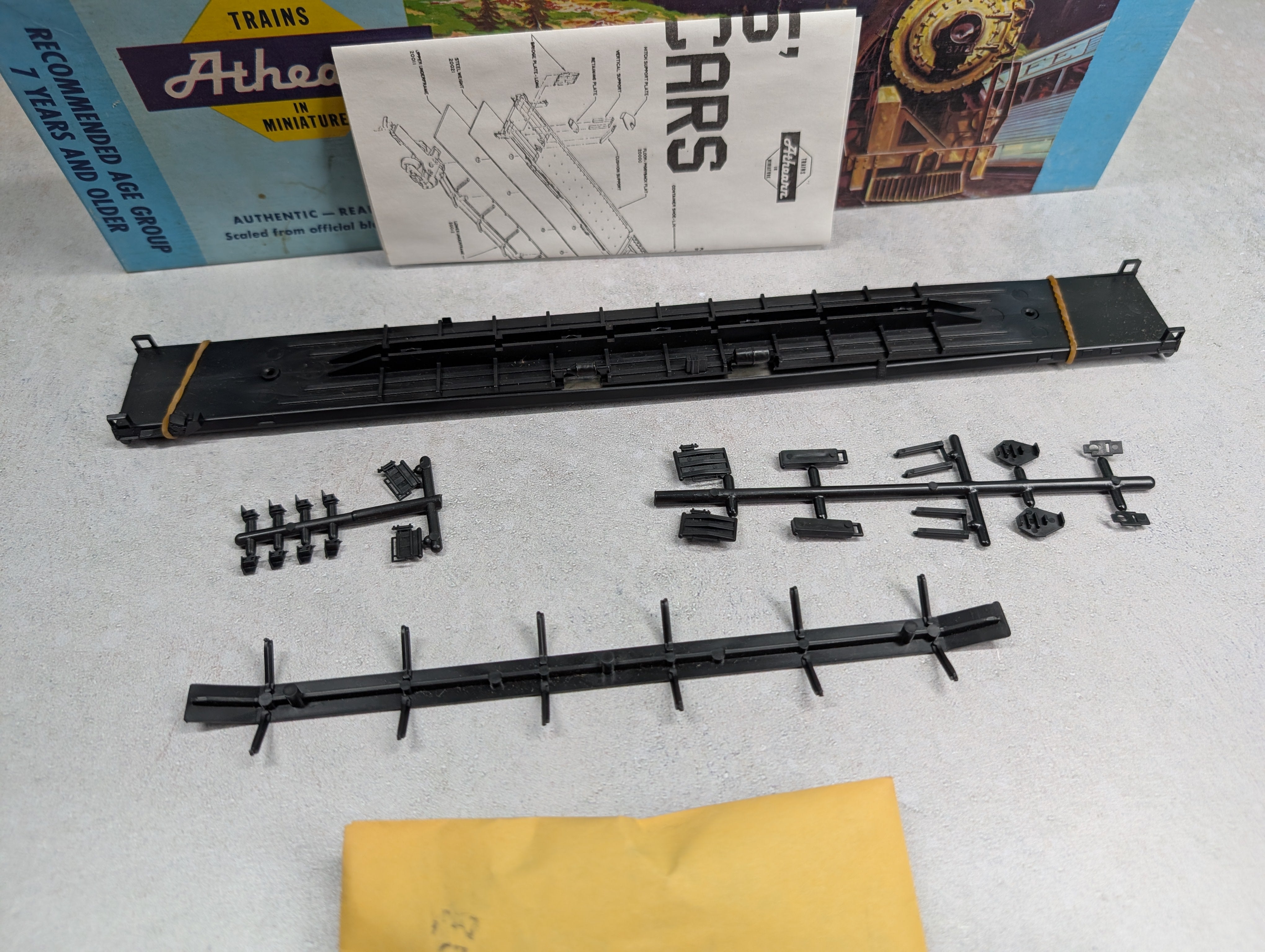 USED Athearn 2015 HO Scale 85' A/P Flat Car Undecorated Black KIT