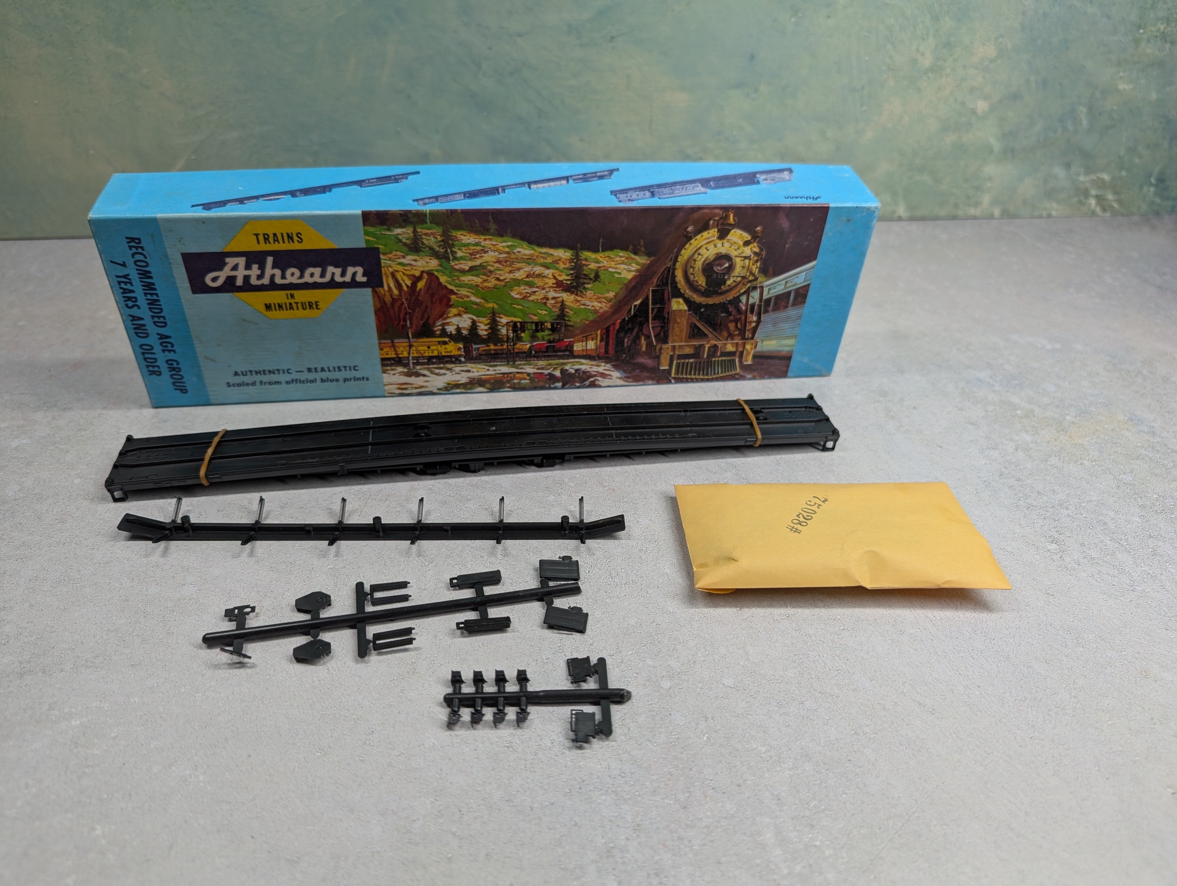 USED Athearn 2015 HO Scale 85' A/P Flat Car Undecorated Black KIT (4 pcs)