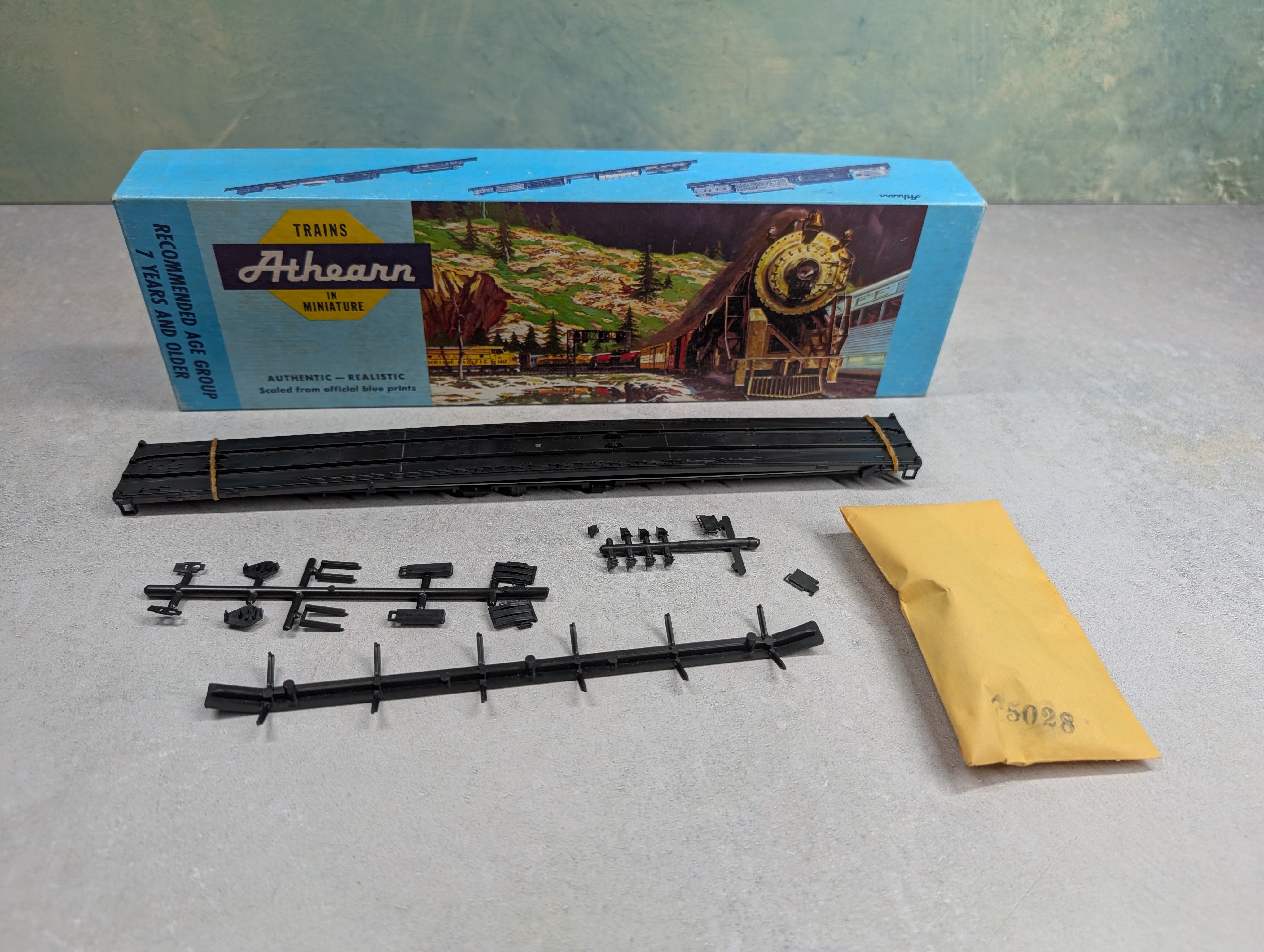 USED Athearn 2015 HO Scale 85' A/P Flat Car Undecorated Black KIT (4 pcs)