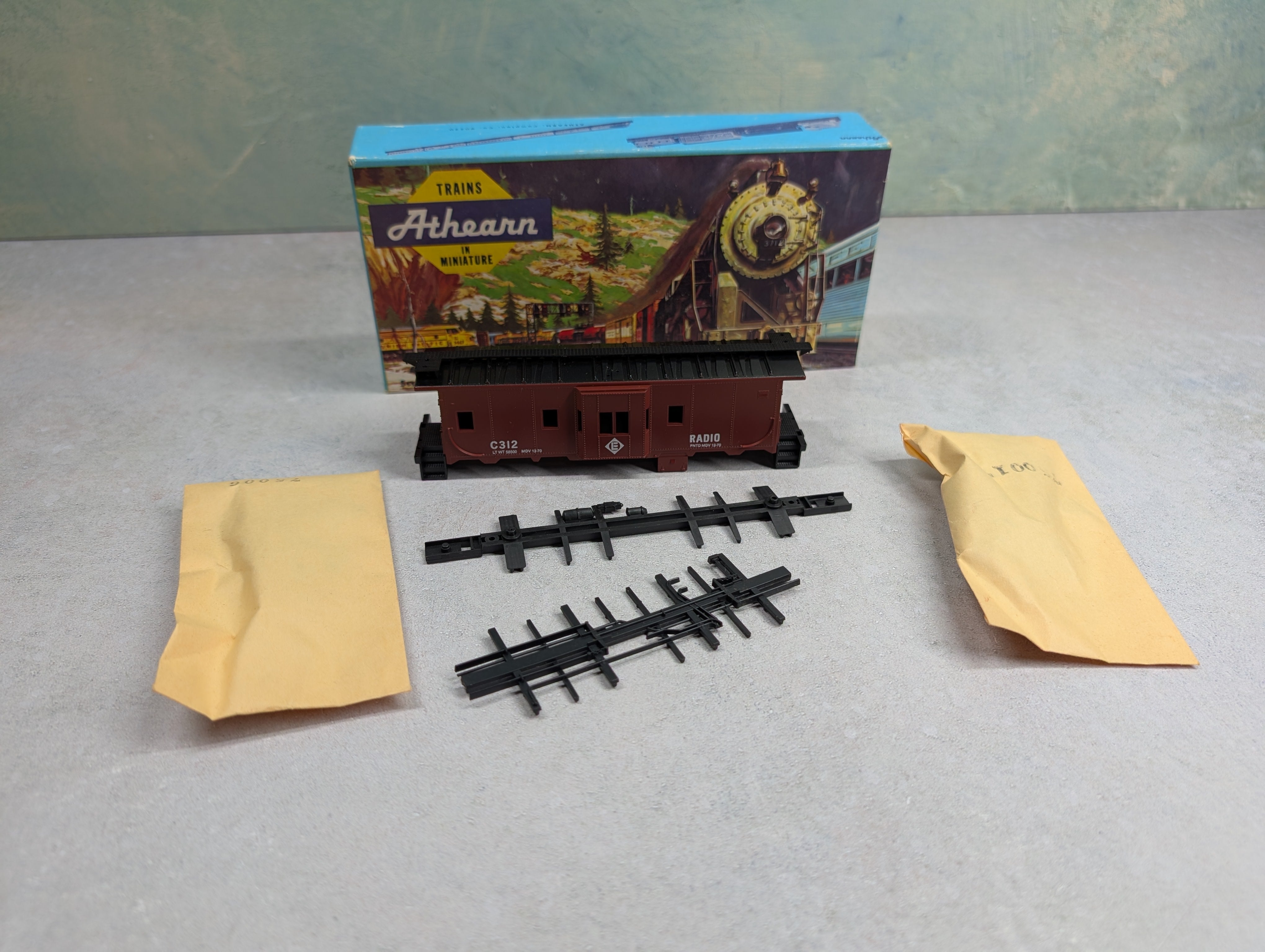 USED Athearn 861 HO Scale Bay Window Caboose Erie Lackawanna #C312 Bev-Bel KIT
