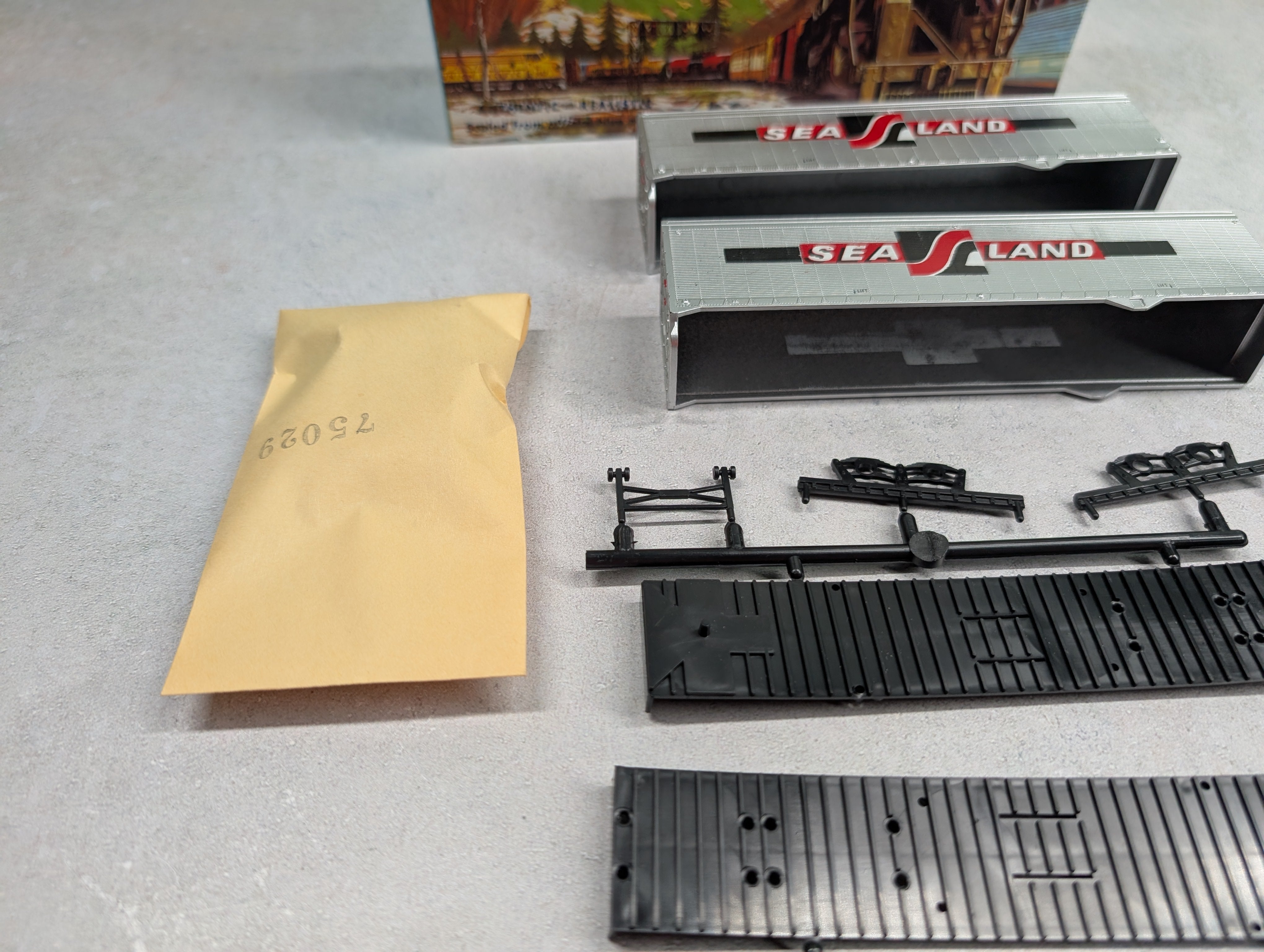USED Athearn 5172 HO Scale 40' Trailer Sea-Land #40316 KIT (2 pcs)