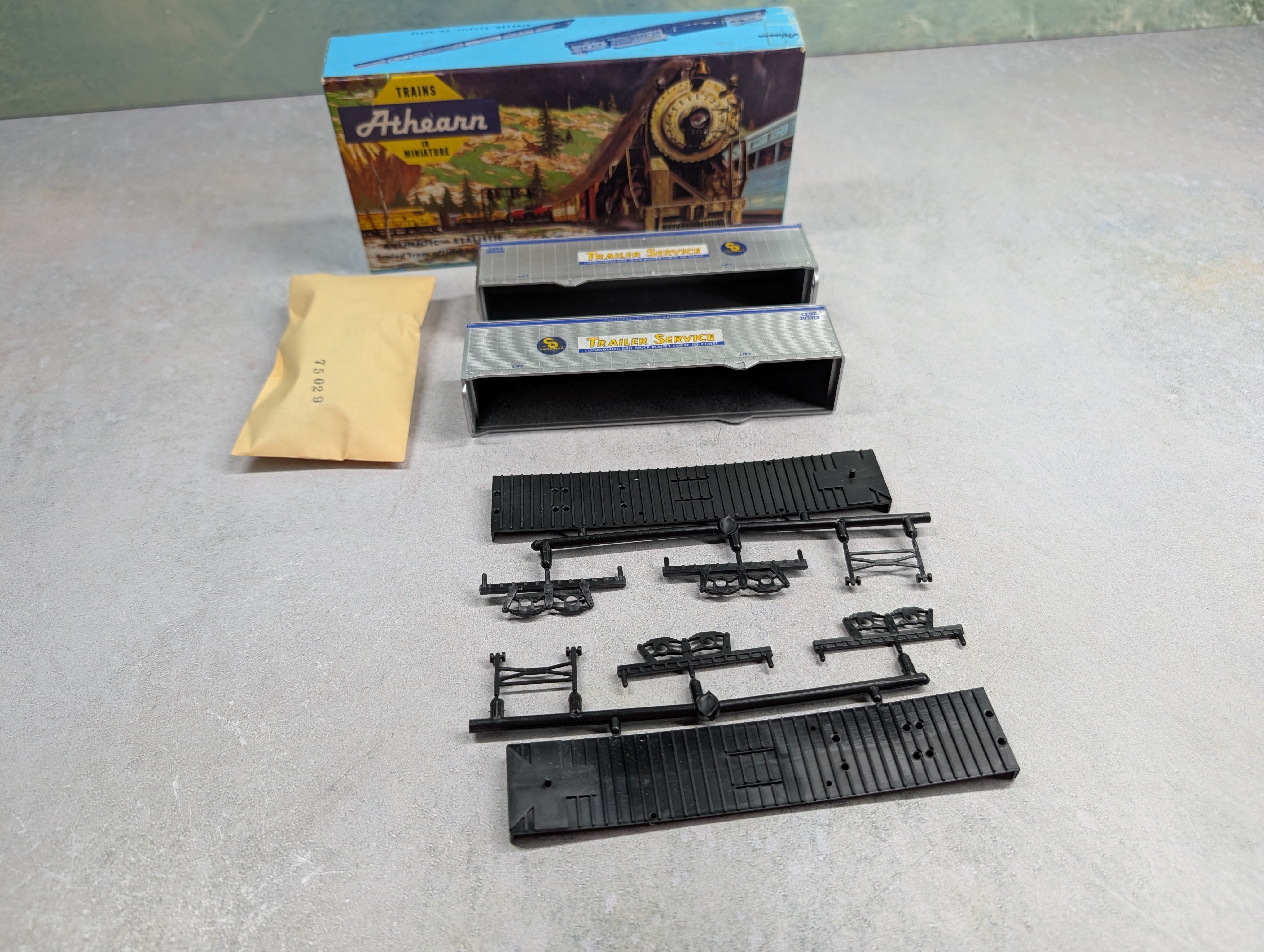 USED Athearn HO Scale 40' Trailer Chesapeake and Ohio C&OZ #202313 KIT (2 pcs)