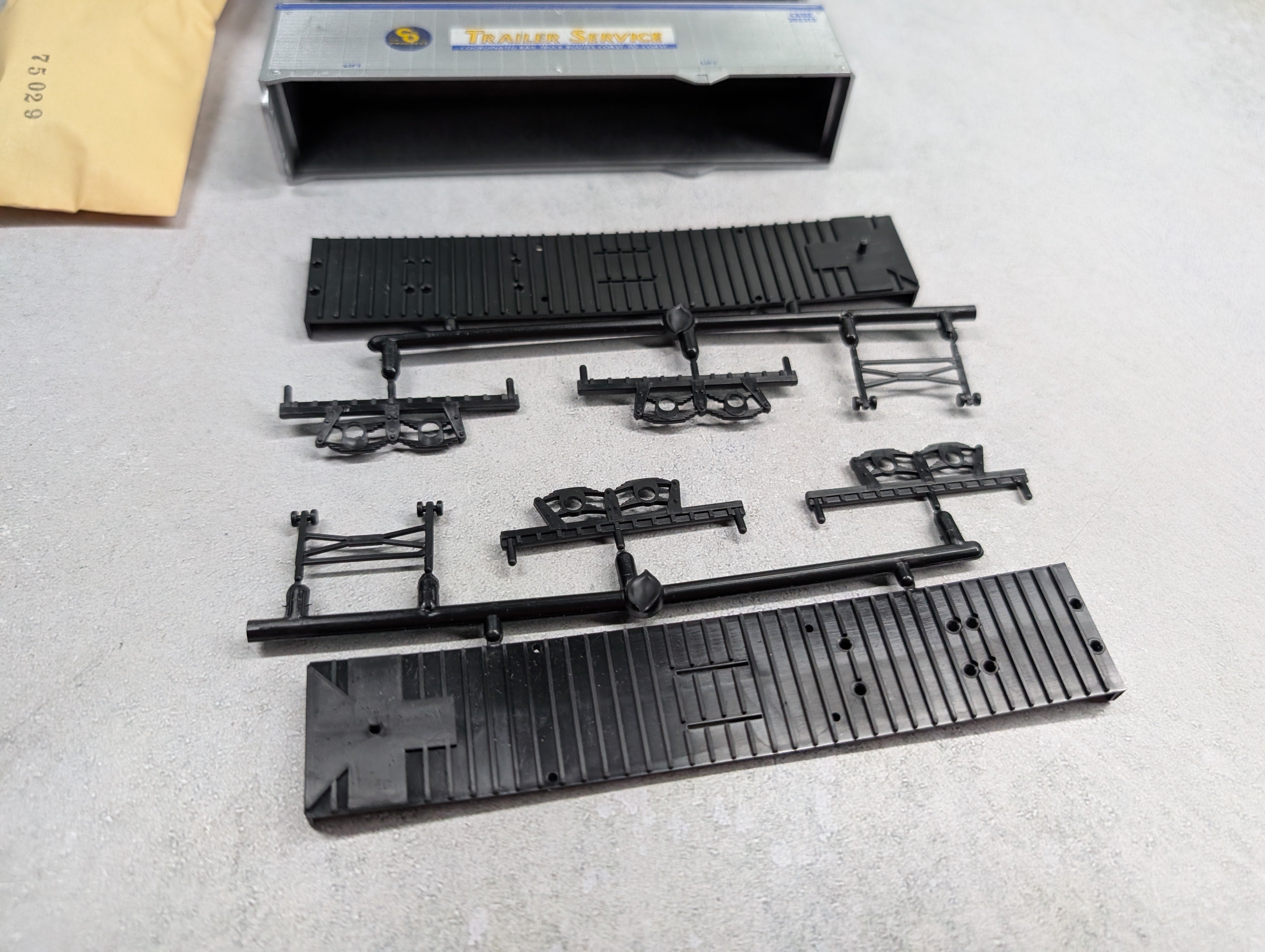 USED Athearn HO Scale 40' Trailer Chesapeake and Ohio C&OZ #202313 KIT (2 pcs)