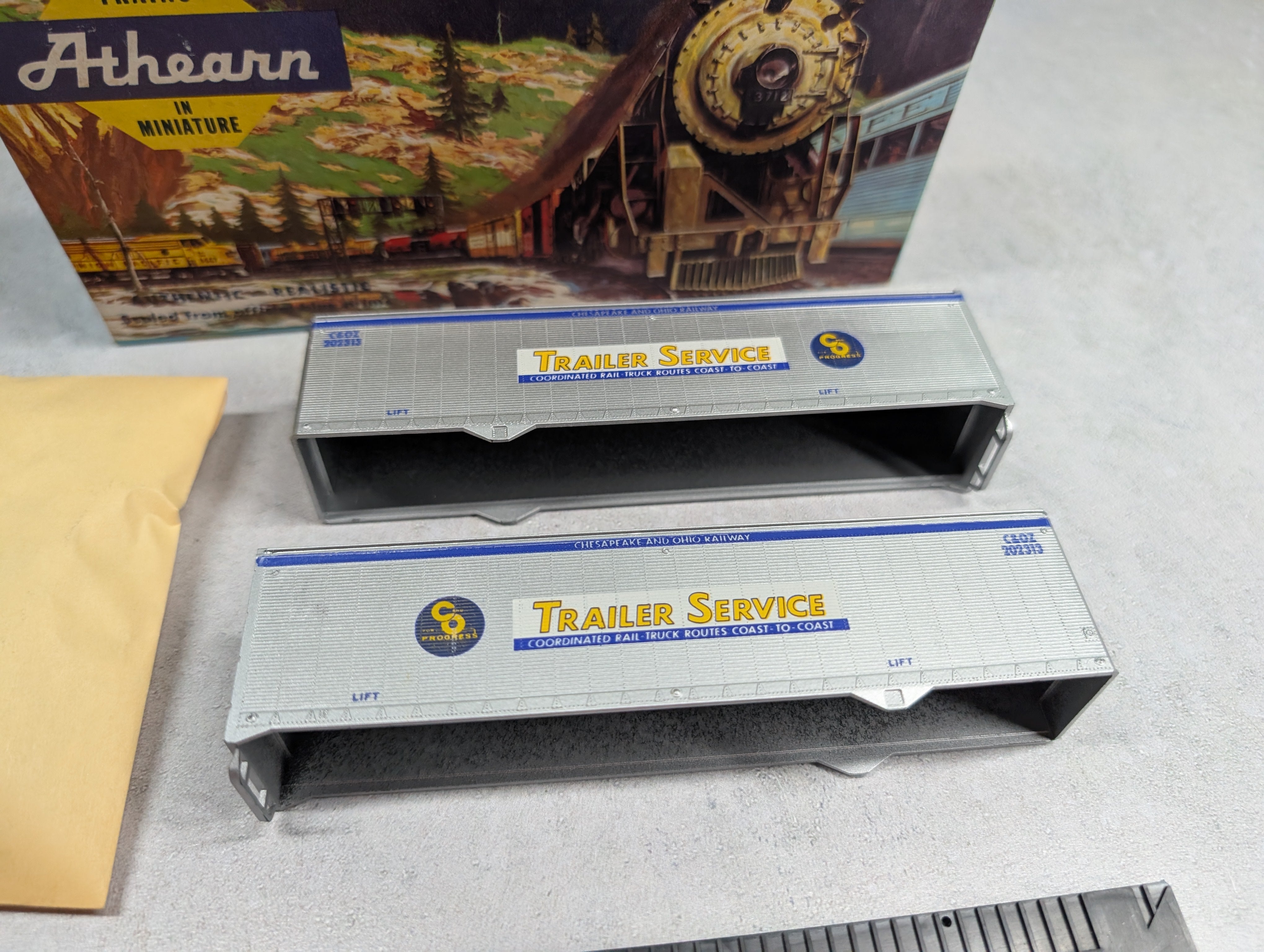 USED Athearn HO Scale 40' Trailer Chesapeake and Ohio C&OZ #202313 KIT (2 pcs)