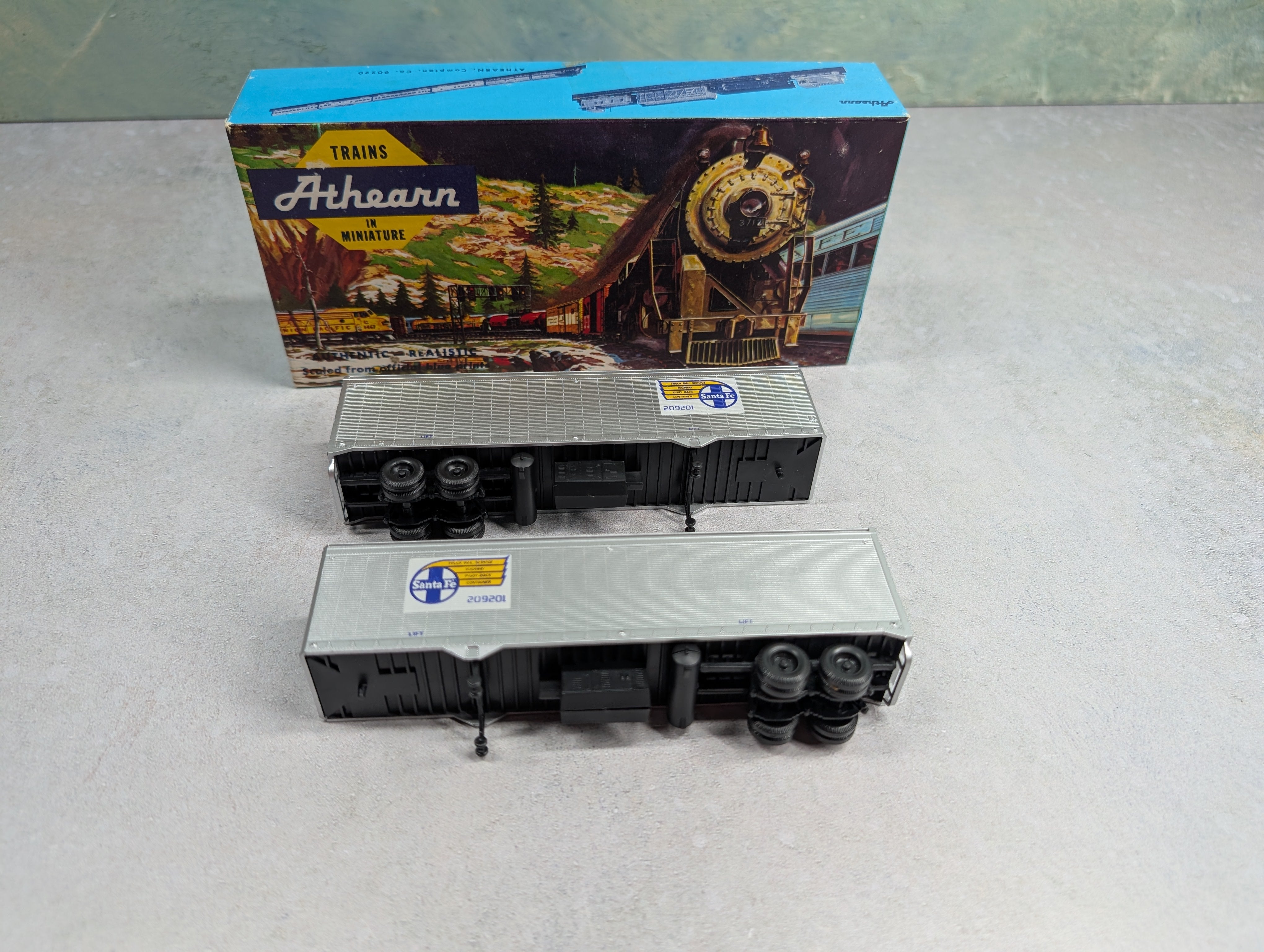 USED Athearn 5170 HO Scale 40' Trailer Santa Fe #209201 (2 pcs)