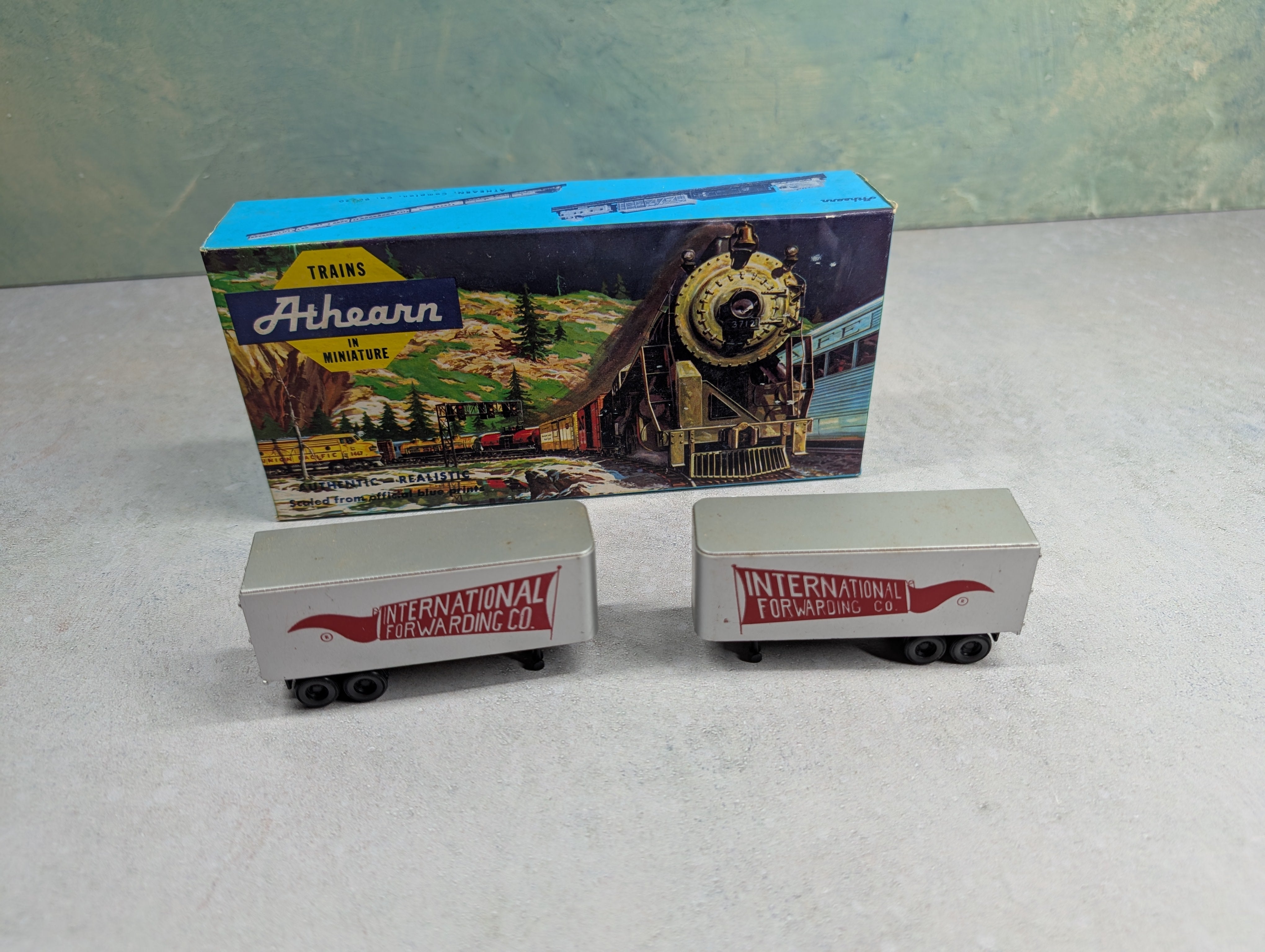 USED Athearn HO Scale Piggyback Trailers International Forwarding Co (2 pcs)